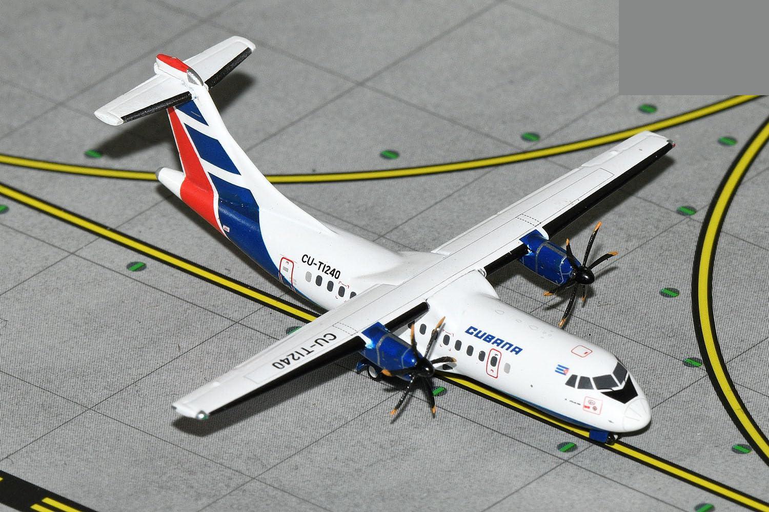 ATR 42-500 Commercial Aircraft "Cubana Airlines" White with Red and Blue Stripes 1/400 Die Cast Model Airplane by GeminiJets