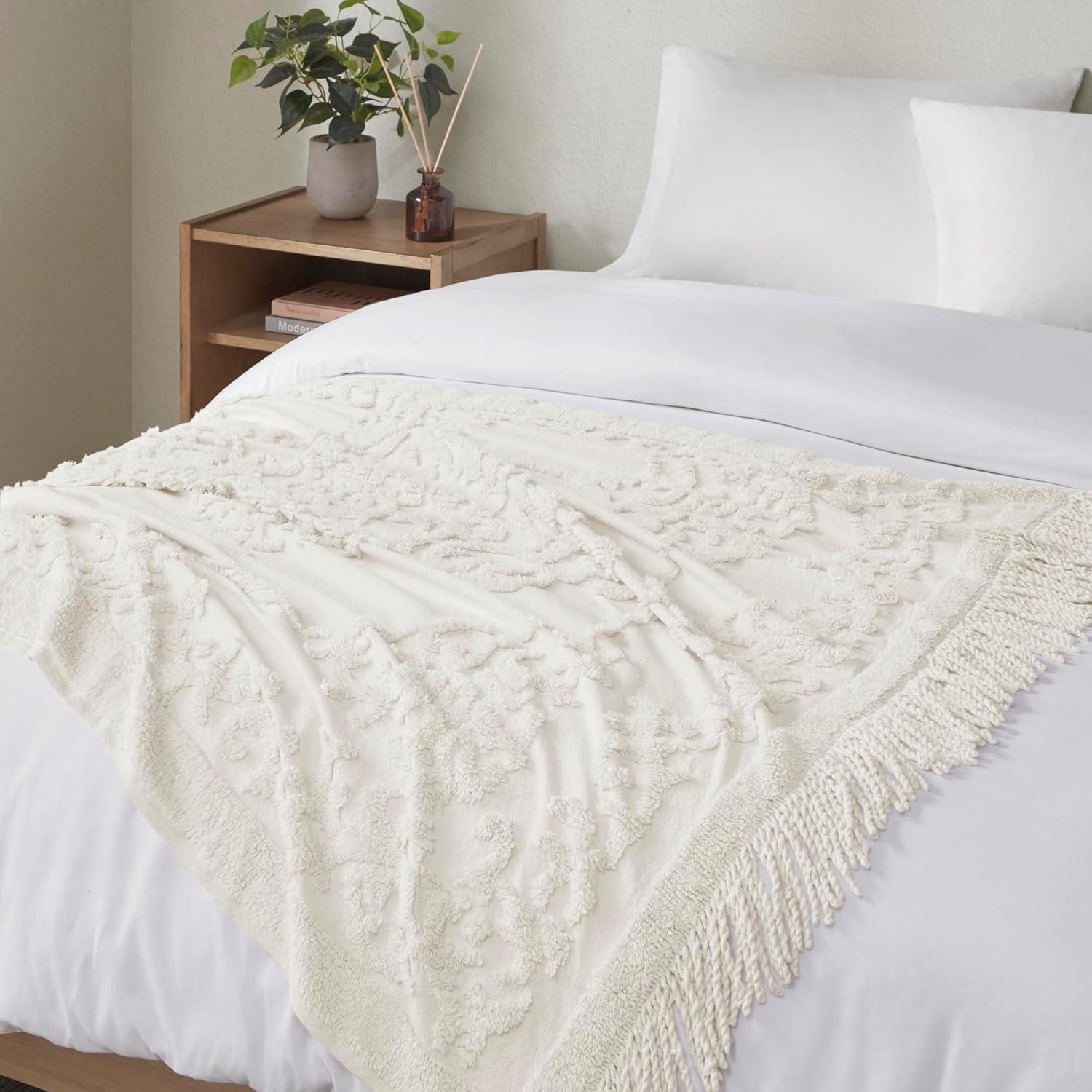 Madison Park Chloe 100% Cotton Tufted Chenille Lightweight Throw With Fringe Tassel