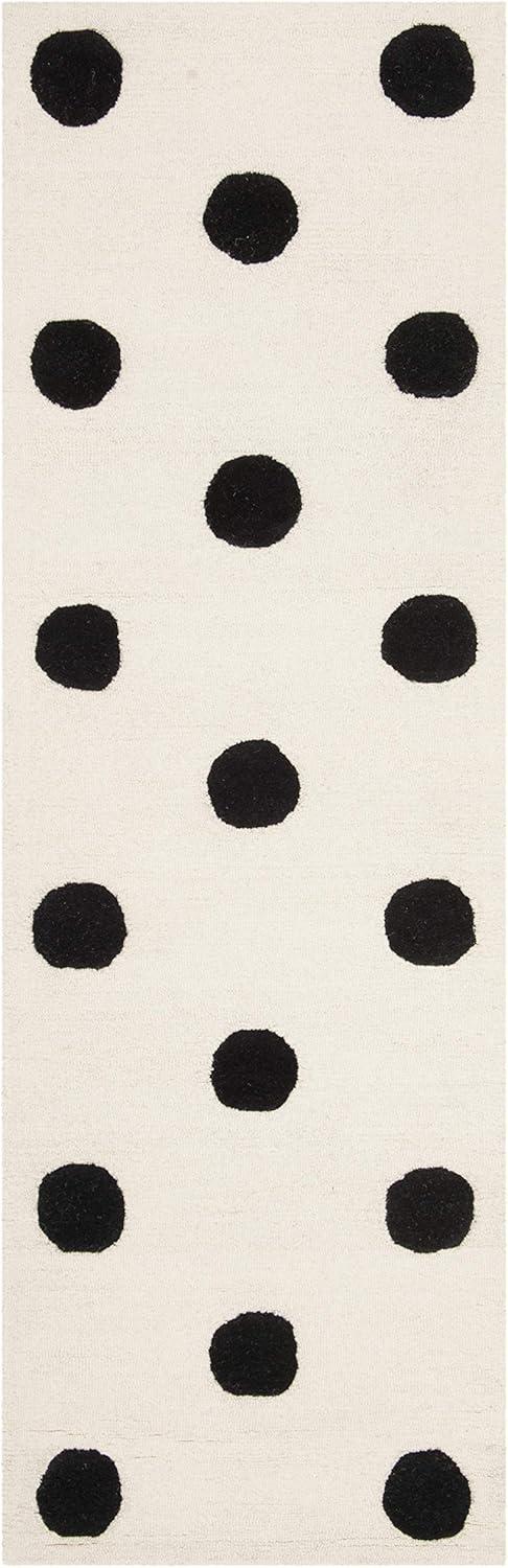 Safavieh Kids Polka Dots SFK904 Hand Tufted Indoor Runner Rug - Ivory/Black - 2'6"x8' - Safavieh