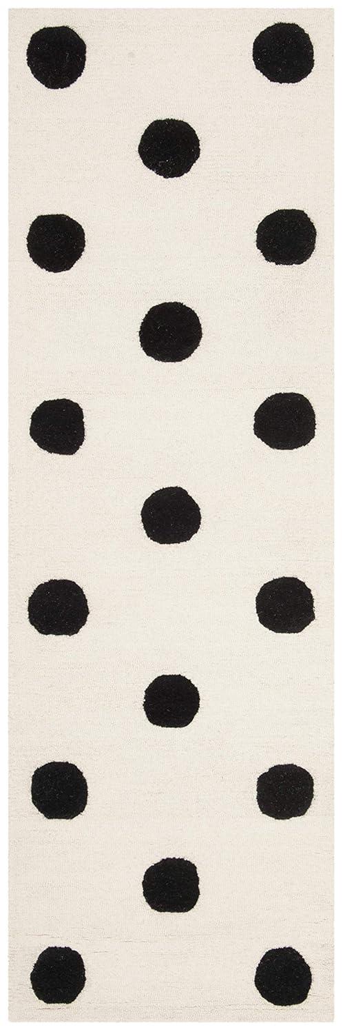 Safavieh Kids Polka Dots SFK904 Hand Tufted Indoor Runner Rug - Ivory/Black - 2'6"x8' - Safavieh