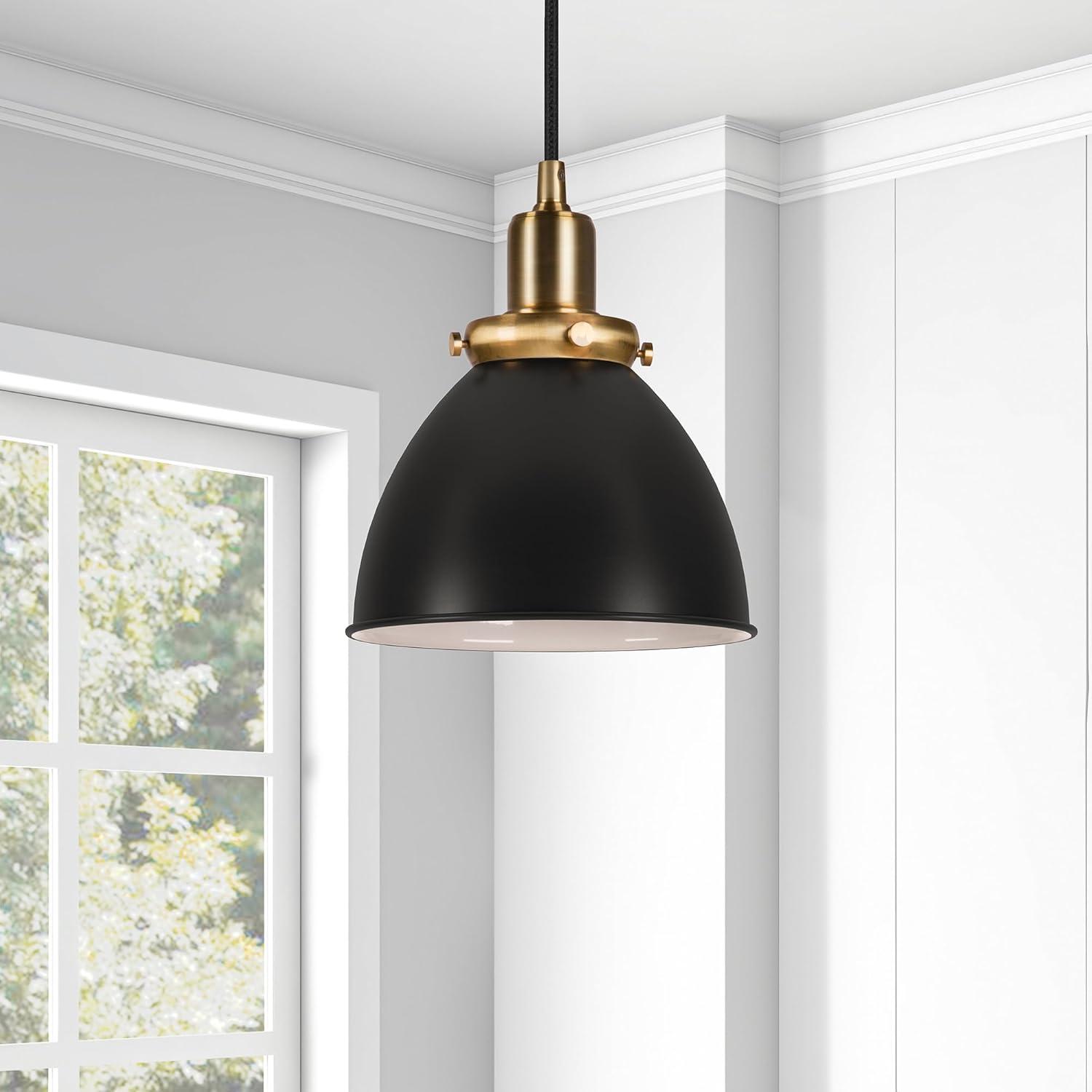 Evelyn&Zoe 8" Black/Brass Metal Pendant