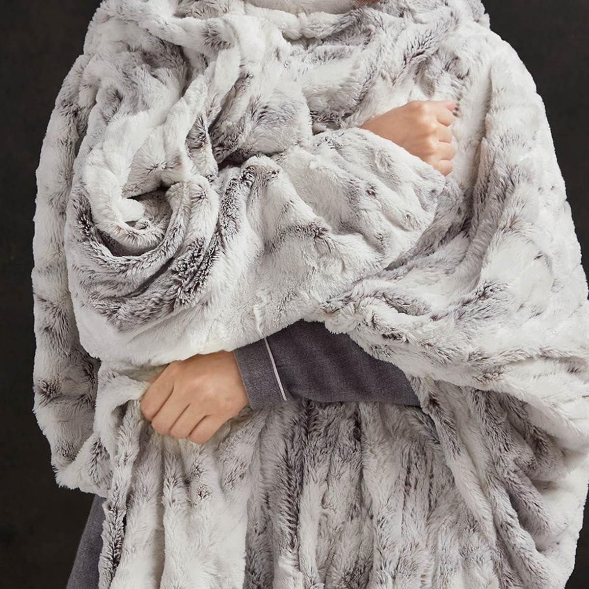 Beautyrest Zuri Oversized Heated Faux Fur Throw