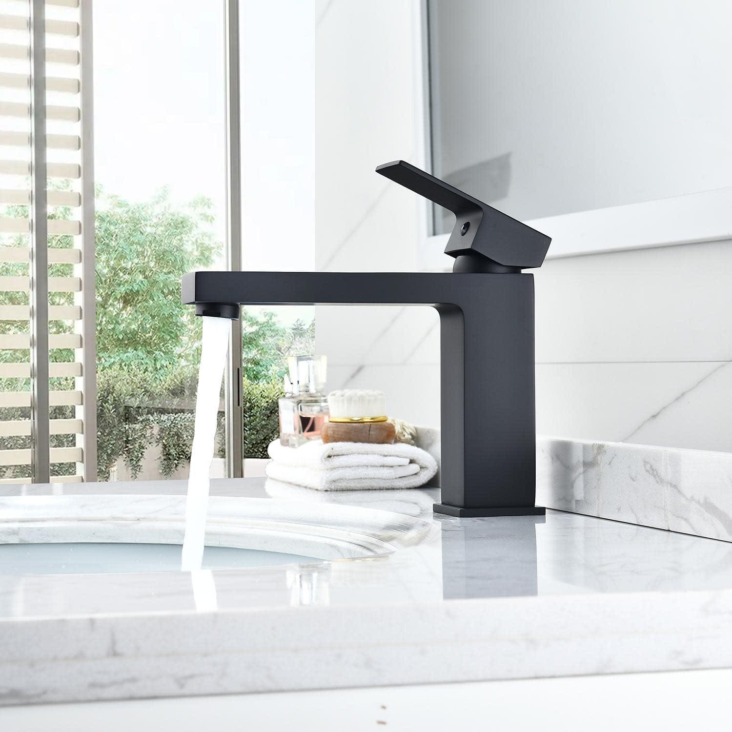 Aalst Single-Hole Single-handle Bathroom Faucet