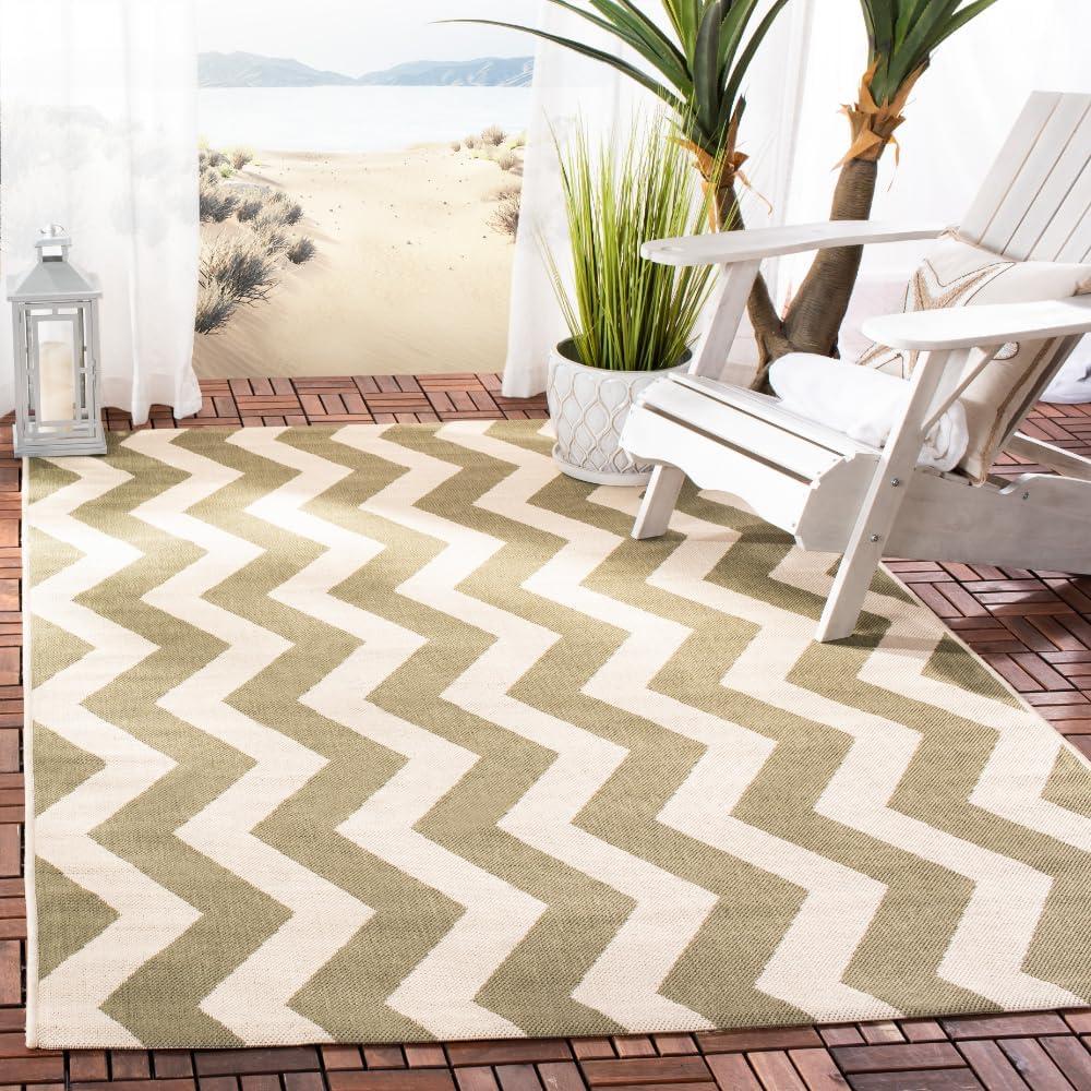 SAFAVIEH Courtyard Ayden Chevron Indoor/Outdoor Area Rug, 4' x 5'7", Green/Beige