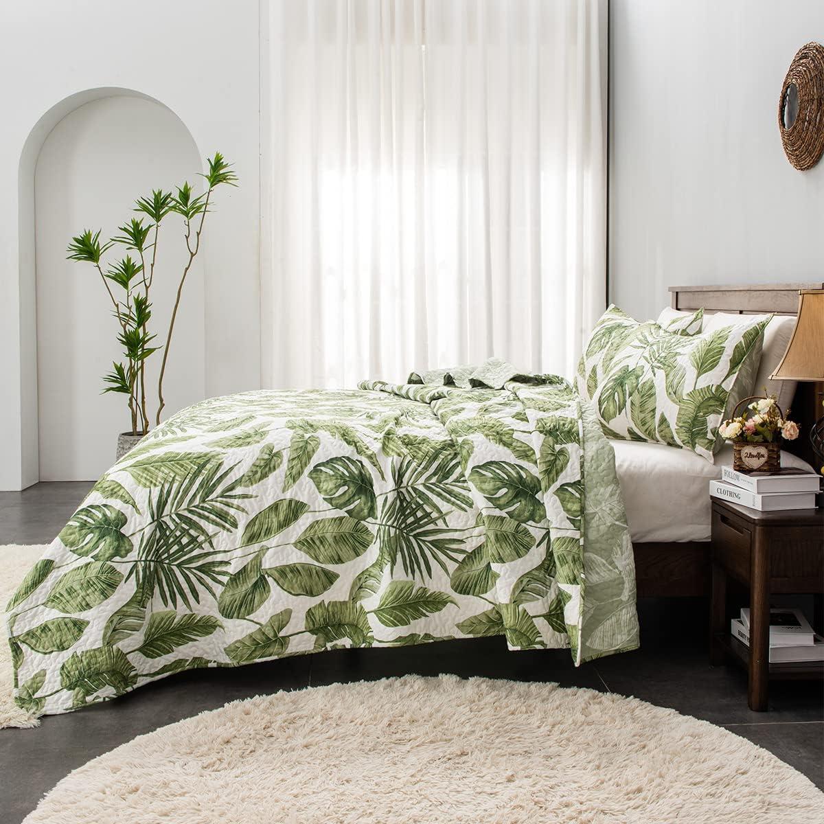 Twin Green Microfiber Reversible Tropical Quilt Set