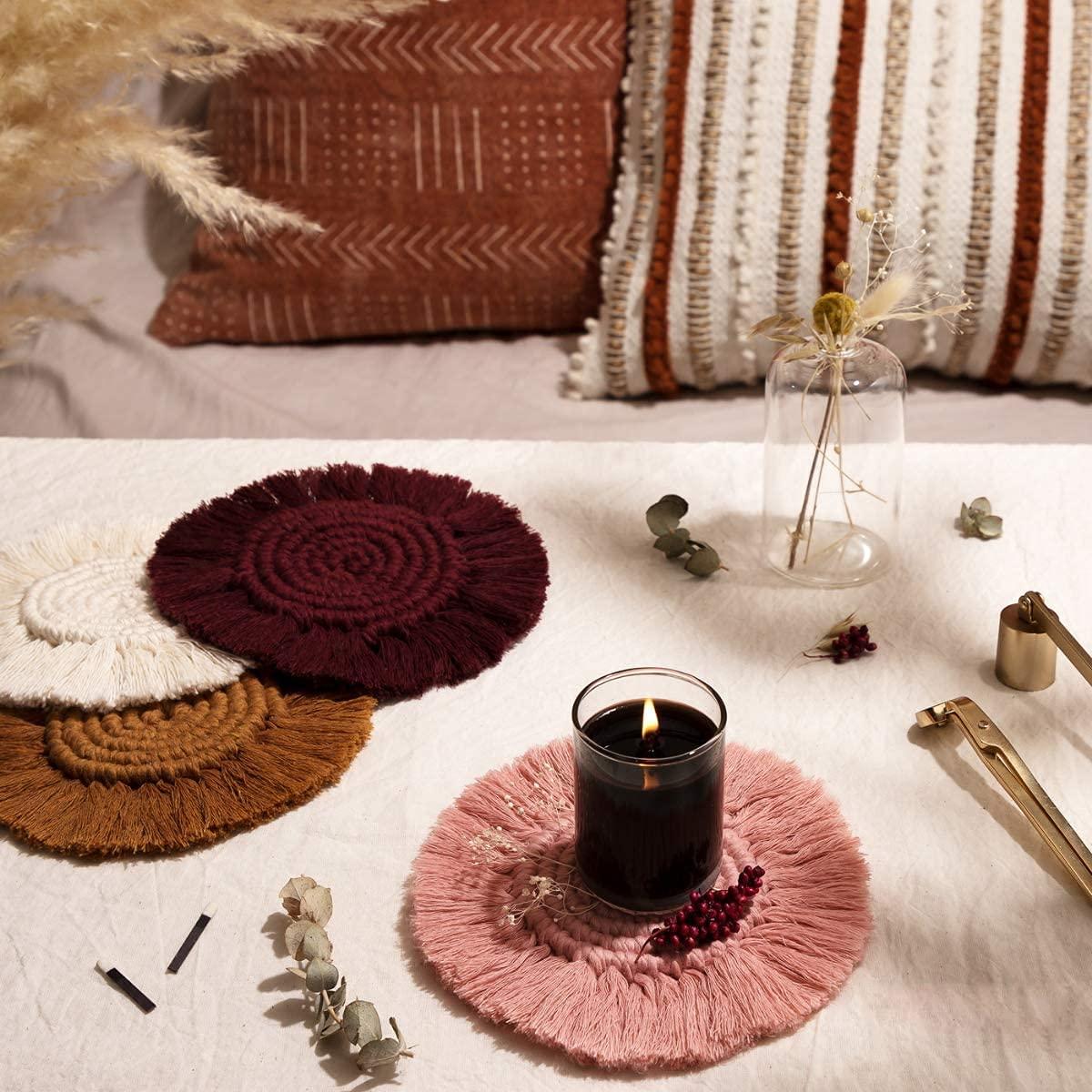 2 Posavasos Bohemios de Macramé para Bebidas, Posavasos Absorbentes con Borla, Posavasos Redondos de Algodón Hechos a Mano de 7 Pulgadas para Mesa de Escritorio, Cocina, Oficina, Hogar, Bar, Protección de Mesa, Regalo de Inauguración de la Casa, Rosa