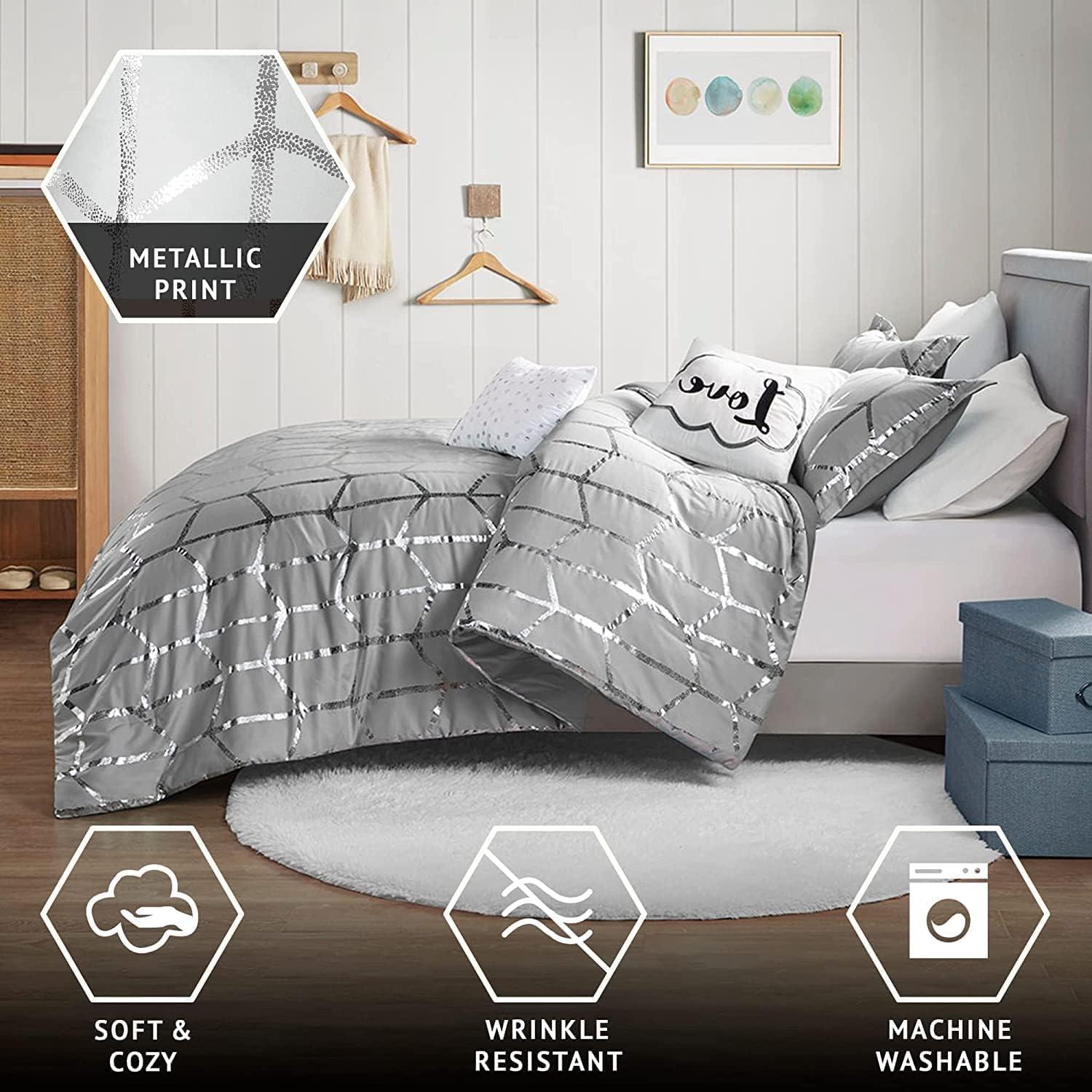 Intelligent Design Raina Metallic Printed Comforter Set