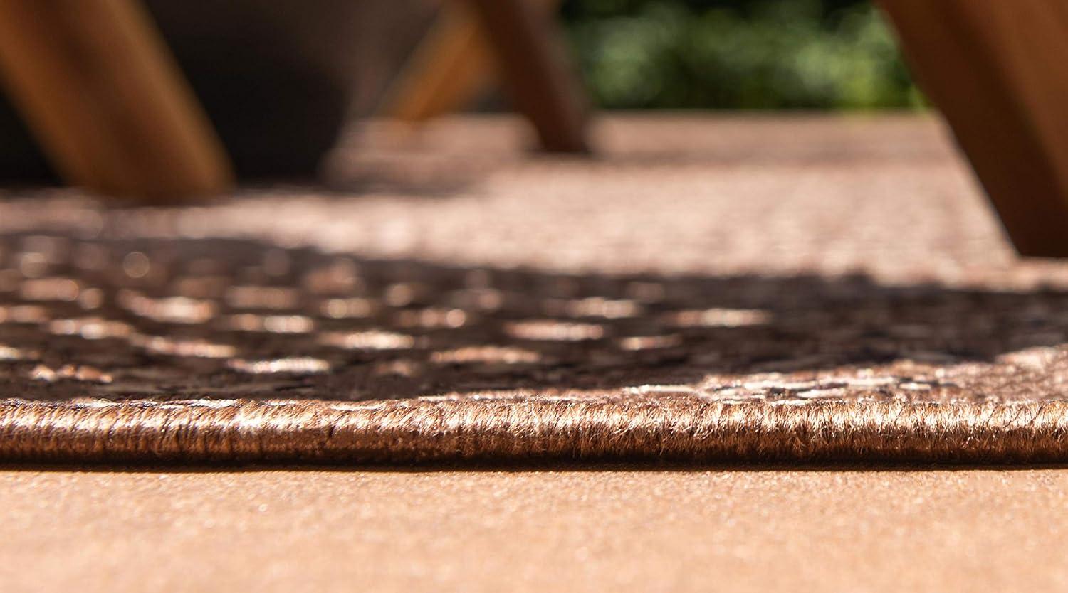 Unique Loom Outdoor Modern Collection Area Rug - Links (3' 3" x 5' 1" Rectangle Brown/Black)