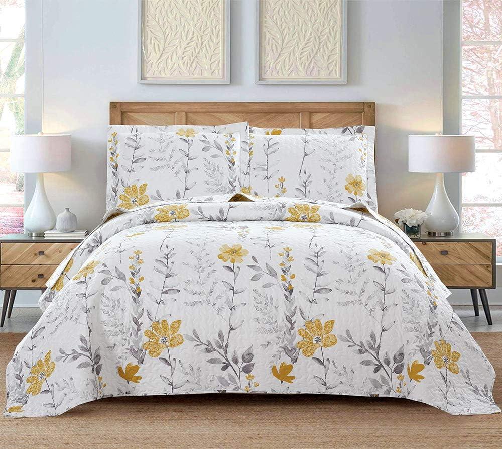 Torre & Tagus Aprile Traditional Floral Quilt Set