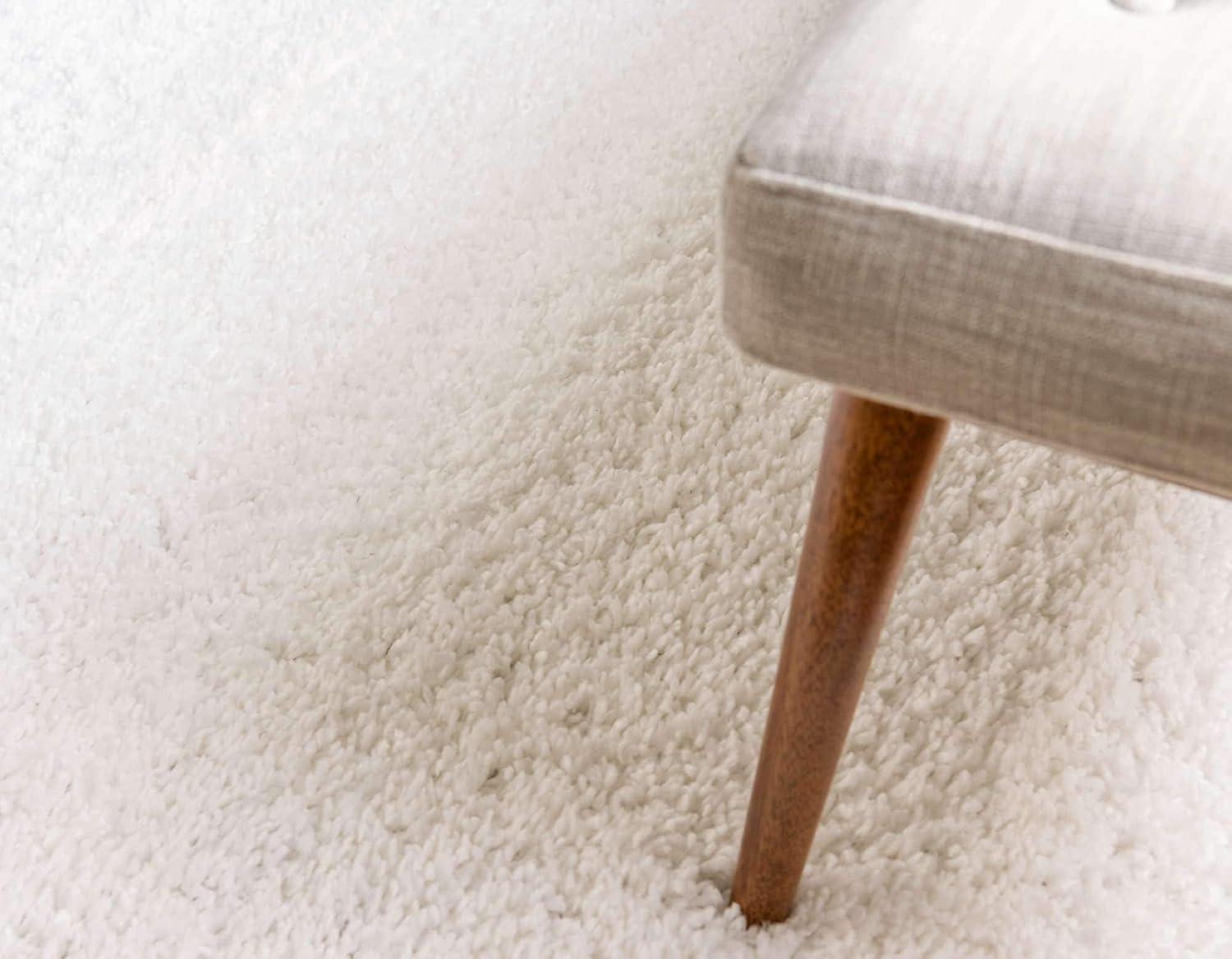 Unique Loom 4' 0 x 6' 0 Davos Shag White Area Rug