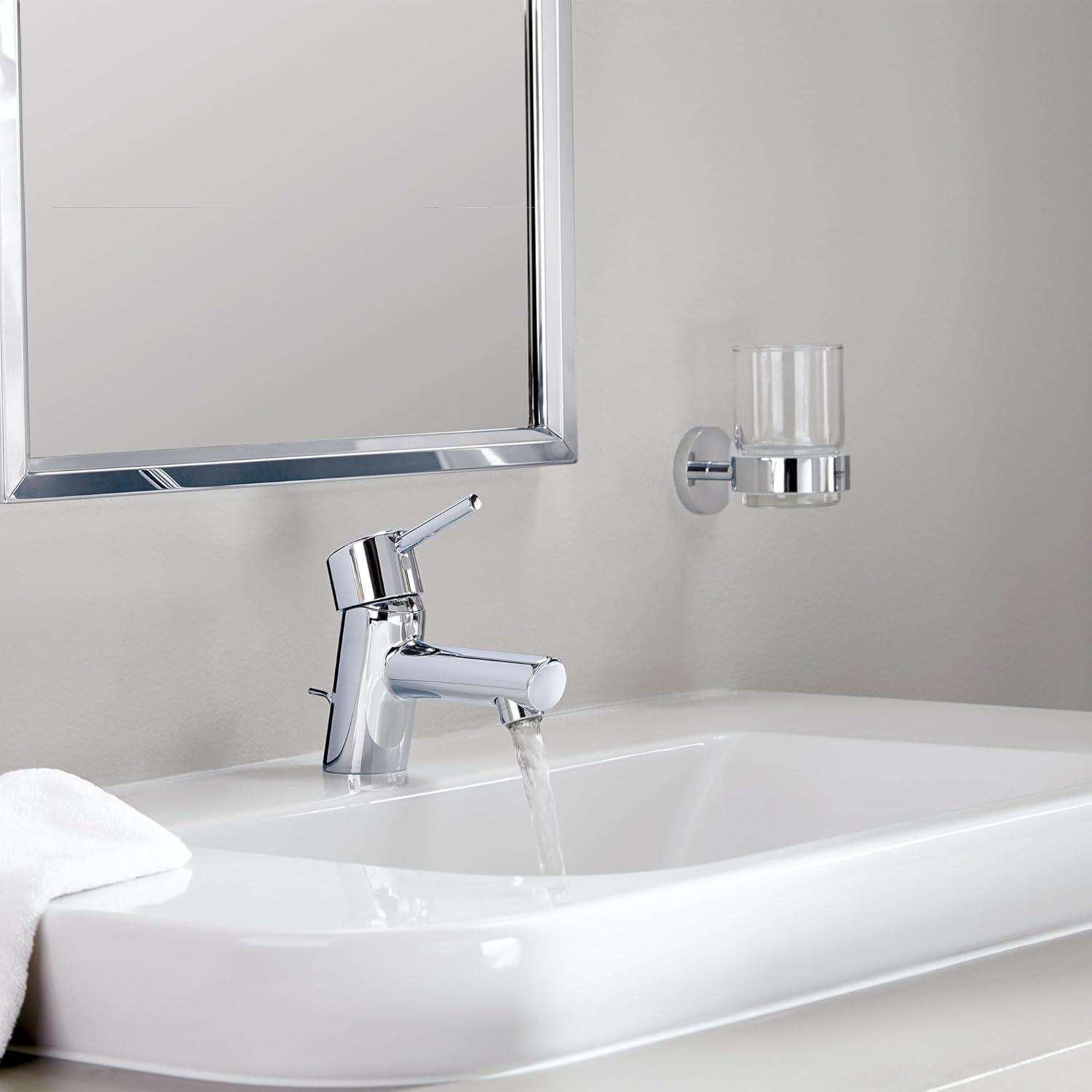 Concetto Single Hole Bathroom Faucet with Drain Assembly