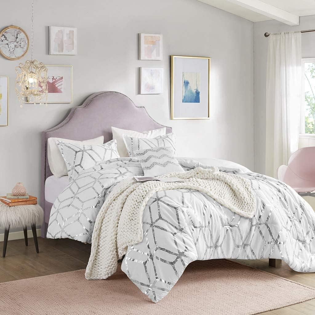 Comfort Spaces Twin/Twin XL Size Comforter Sets, 3-Piece Bedding Set for All Season, White and Silver Comforter Bed Set for College Dorm, Geometric Metallic