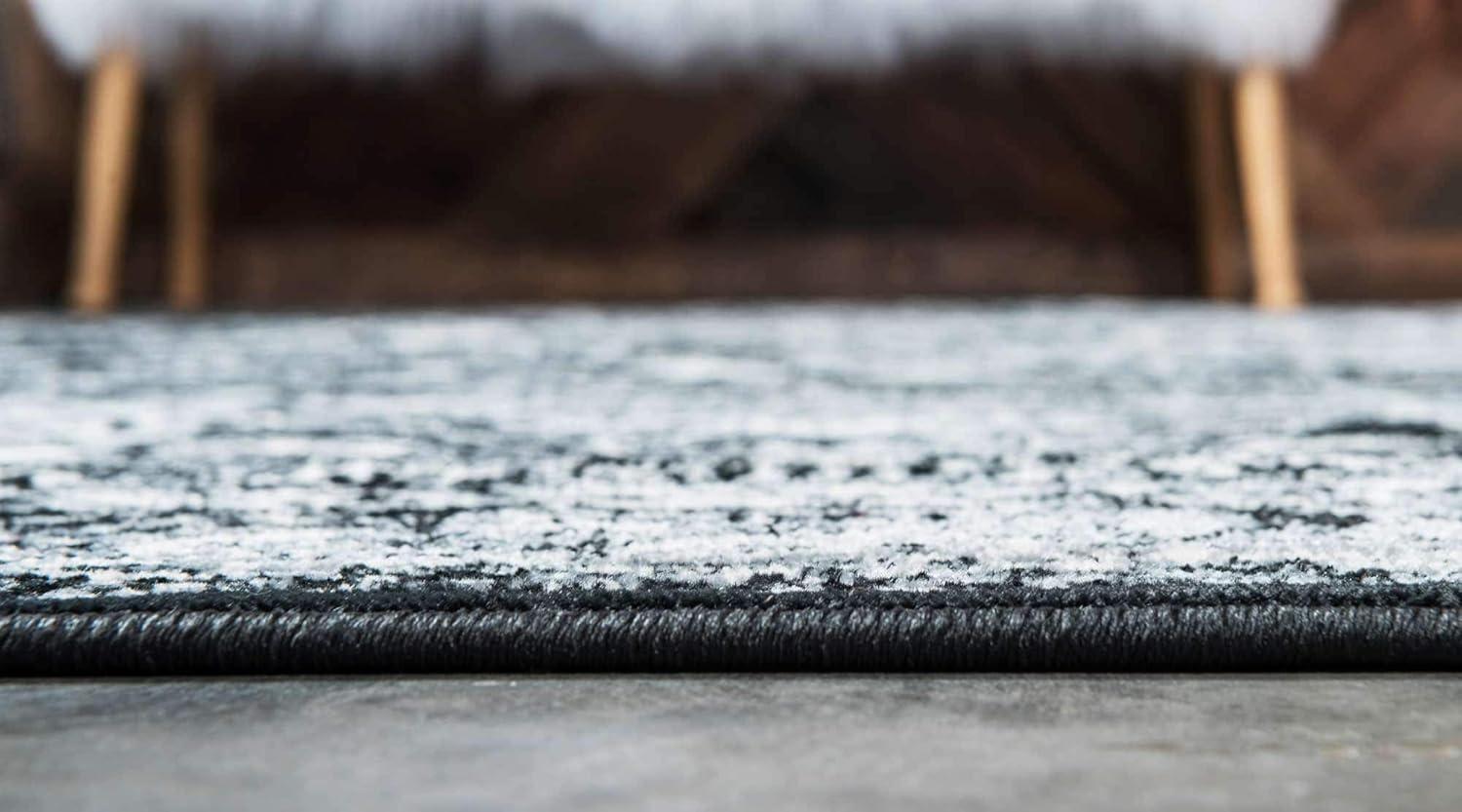 Bosphorus Light Gray Distressed 2'x3' Synthetic Accent Rug