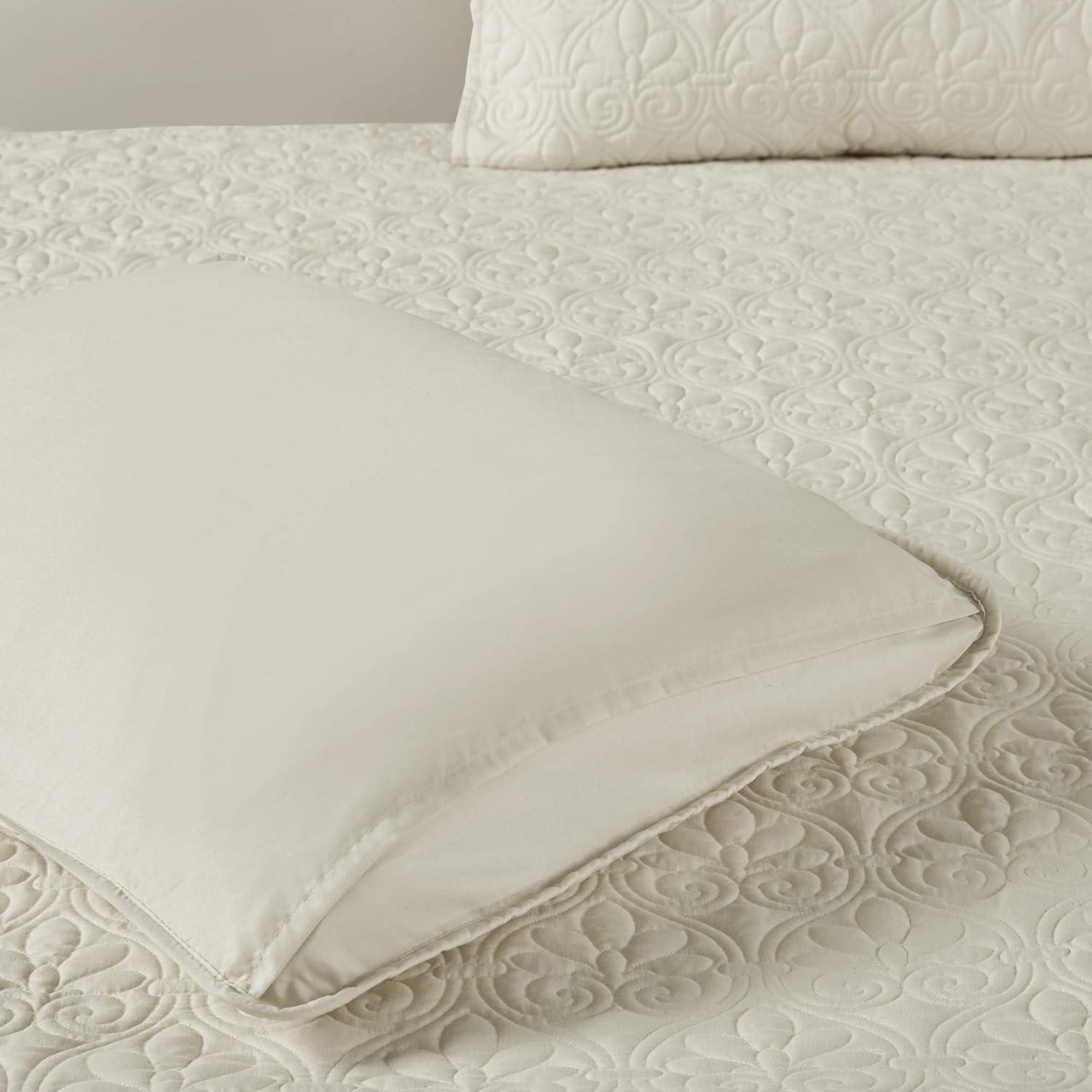 Quebec 3 Piece Split Corner Pleated Quilted Bedspread