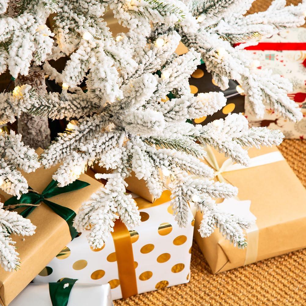 Glitz Design Glitzhome 9ft Deluxe Pre-Lit Flocked Pine Artificial Christmas Tree with 650 Warm White