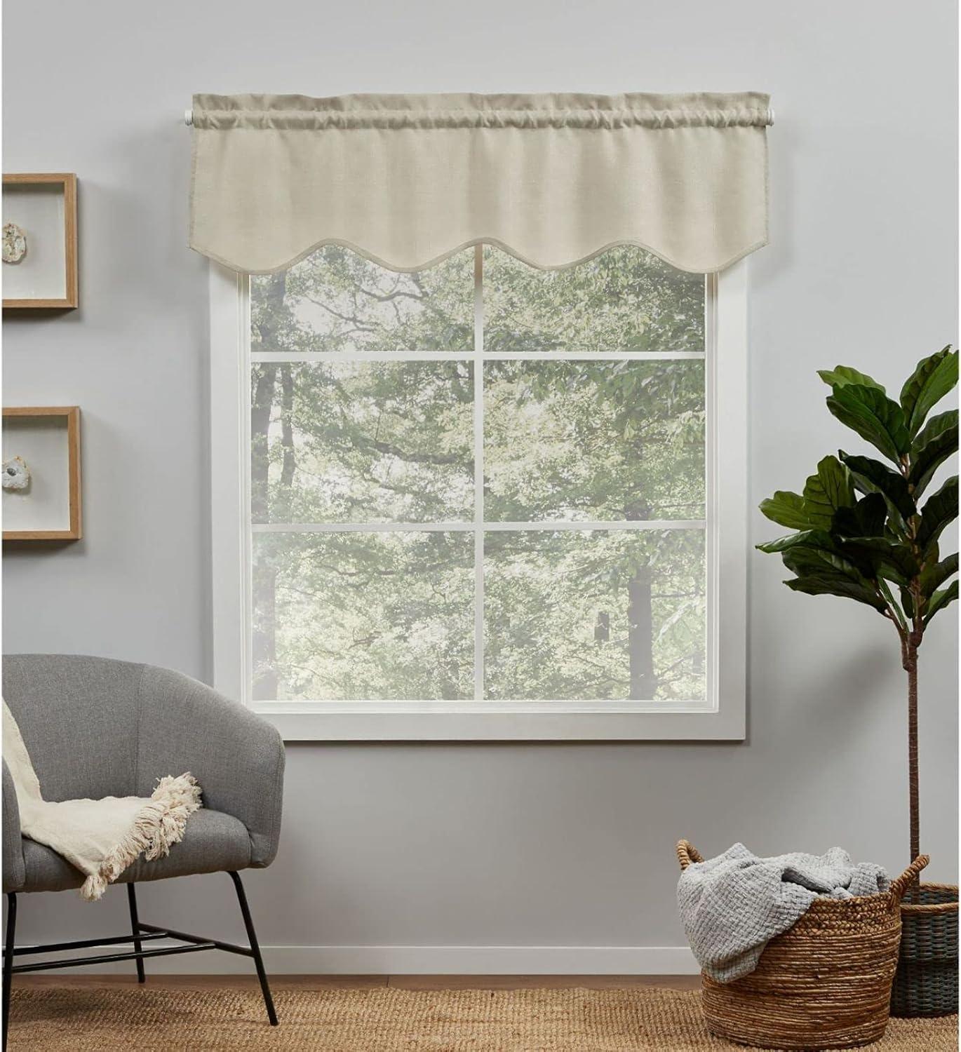 Amalgamated Textiles Exclusive Home Loha Light Filtering Rod Pocket Scalloped Valance