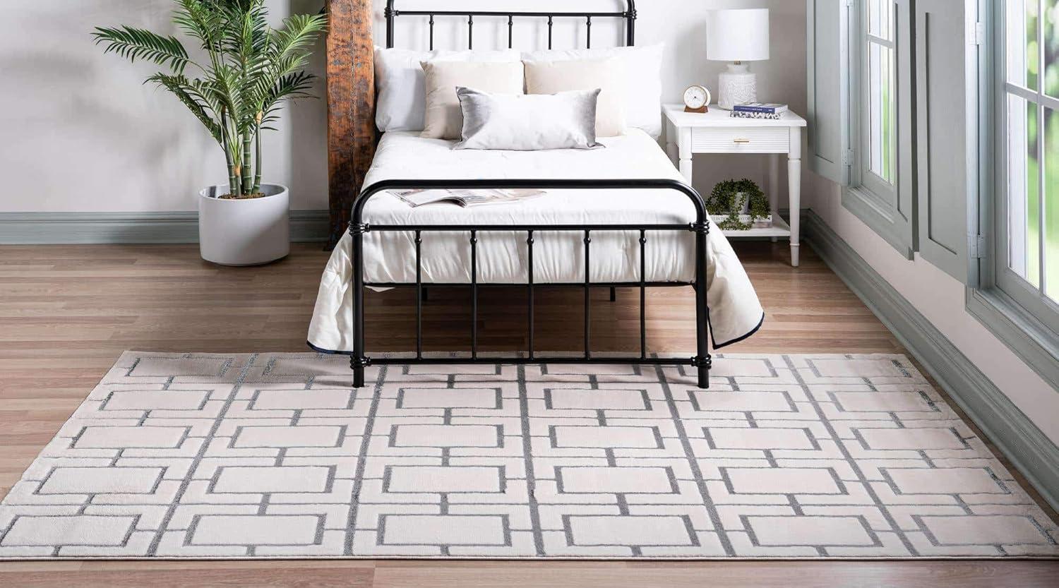 Glam Geometric White Silver Area Rug