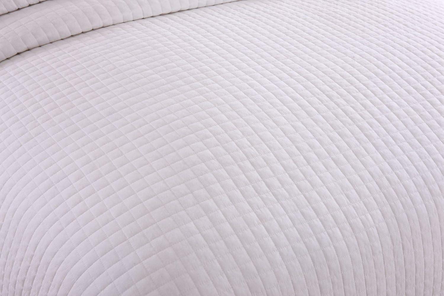 White Cotton Queen Reversible Quilted Bedspread Set