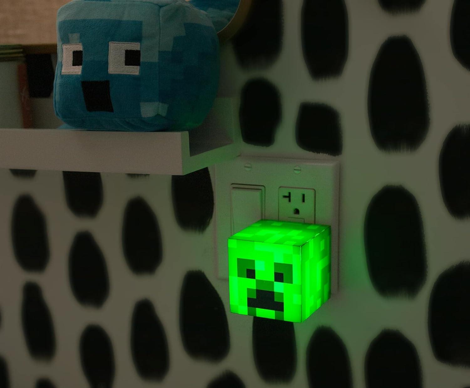 Ukonic Minecraft Green Creeper Plug-In Nightlight with Auto Dusk to Dawn Sensor
