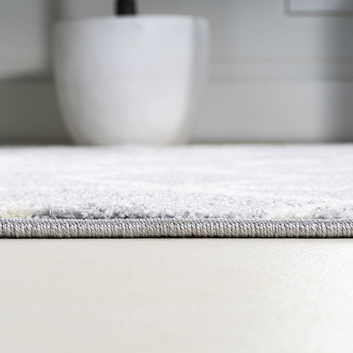 3'x5' Tumbling Blocks Modern Geometric Area Rug, Light Gray/White - JONATHAN Y