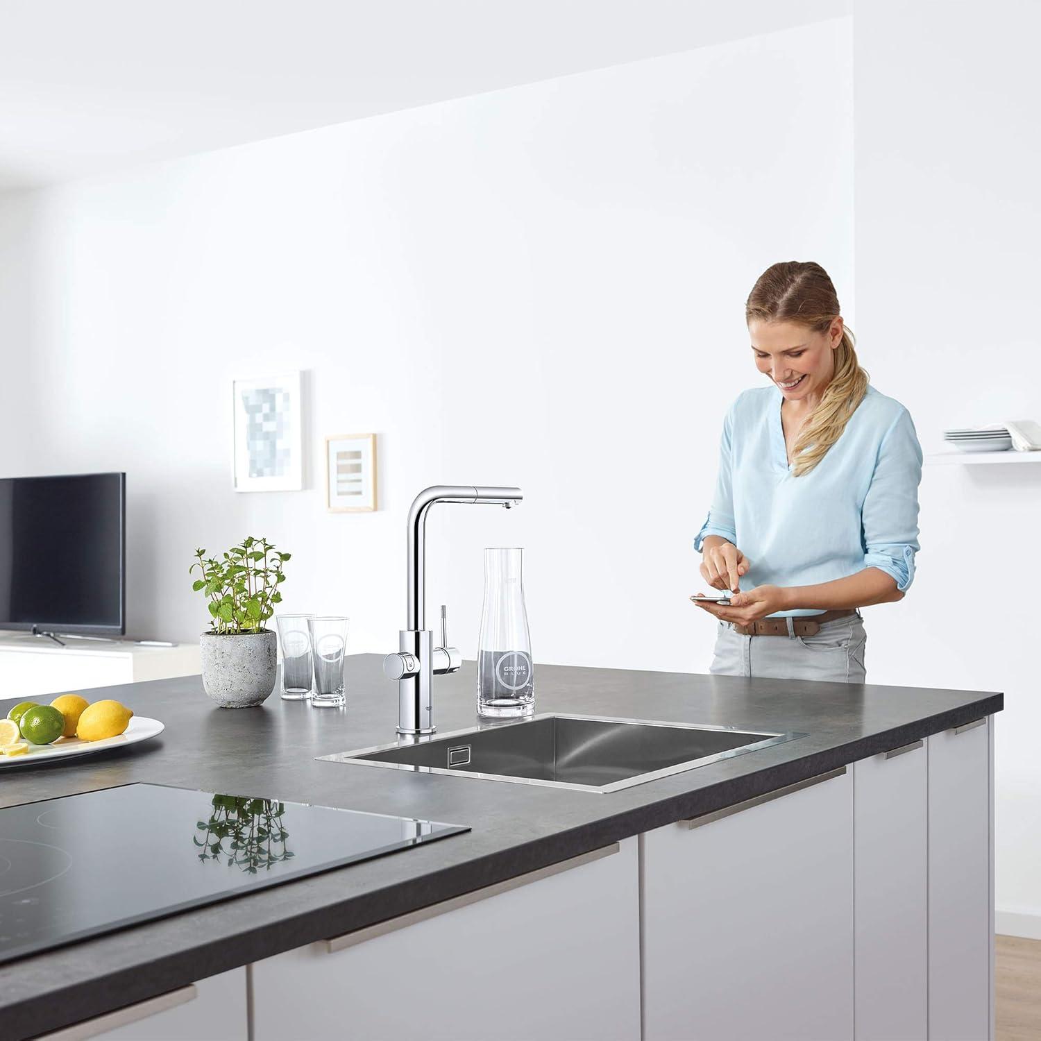 Blue Pull Out Single Handle Kitchen Faucet with Accessories
