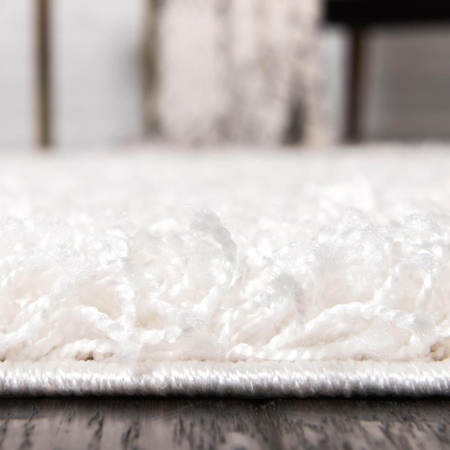 Unique Loom 3' 3 x 5' 3 Solid Shag Snow White Area Rug