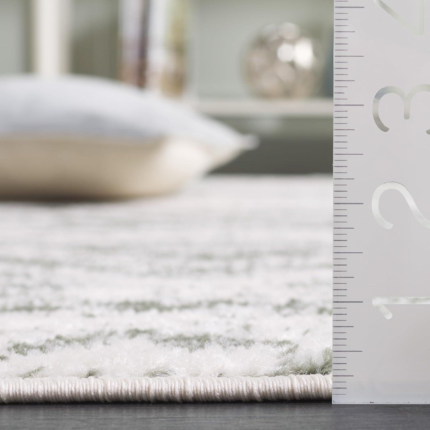 Adirondack ADR131 Machine Made Indoor Area Rug - Light Grey/Grey - 8'x10' - Safavieh