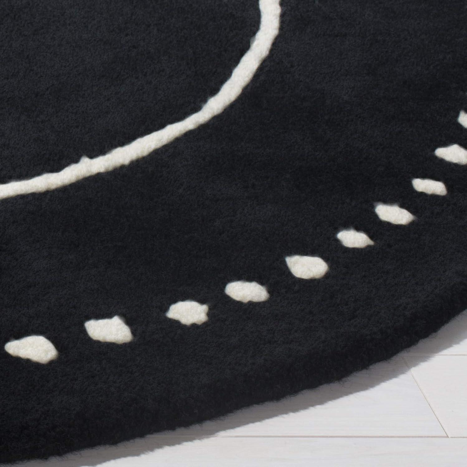 Bella BEL151 Hand Tufted Runner Rug - Black/Ivory - 2'3"x8' - Safavieh.