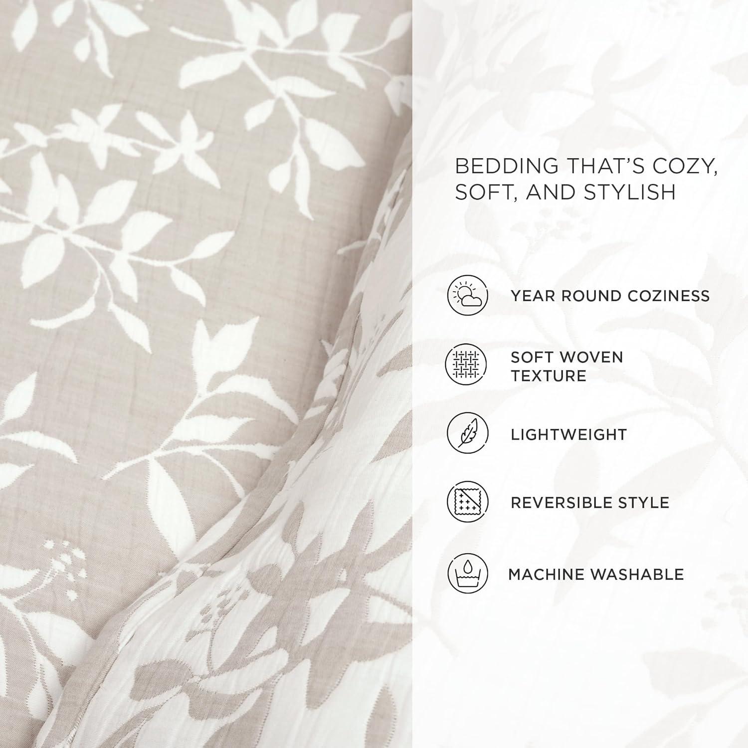Lush Decor Floral Jacquard Reversible Soft Matelassé Quilt 3Pc Set