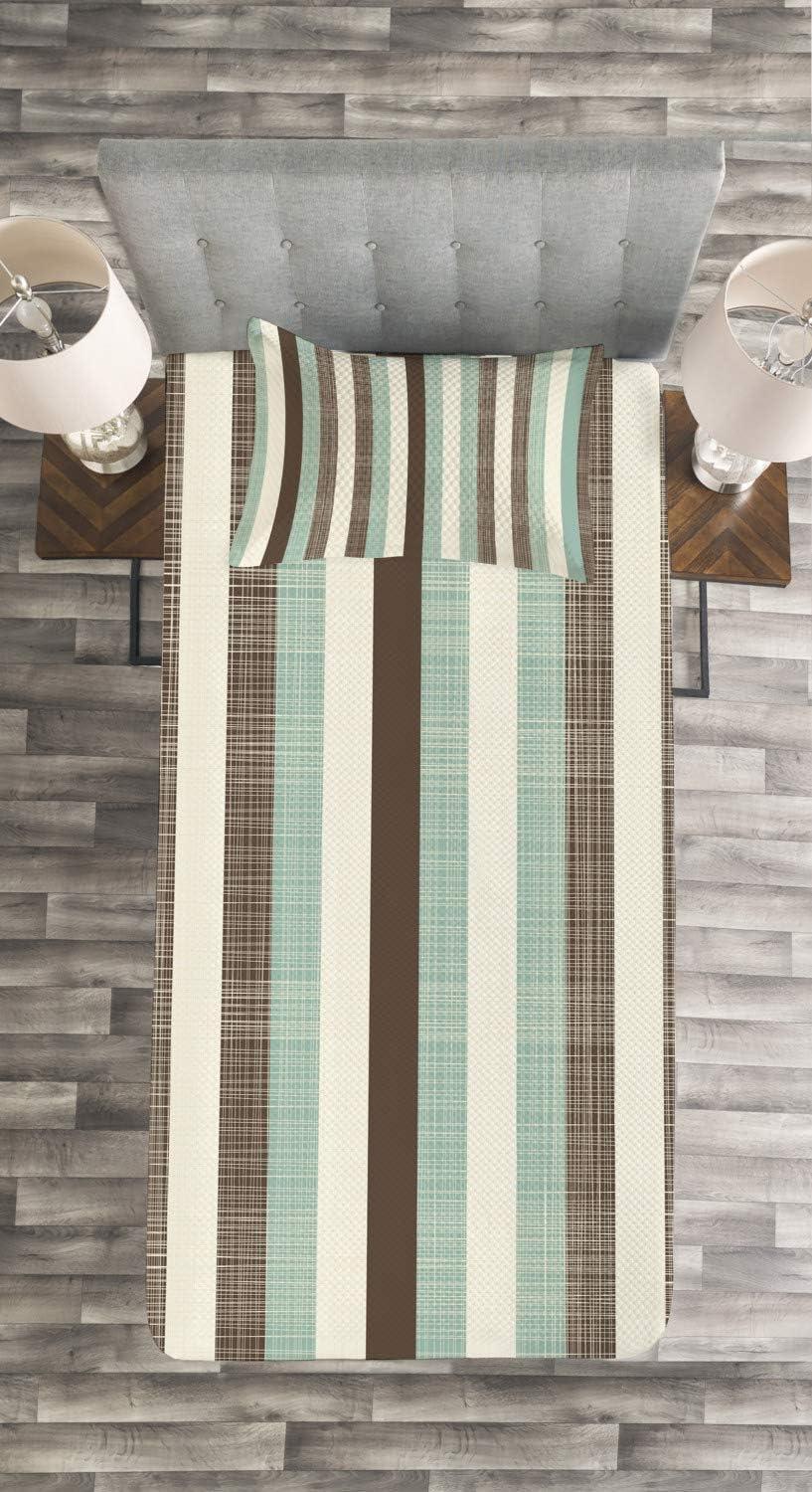 Ambesonne Ambesonne Floral Bedspread Set Flowers Petals and Buds Red Green
