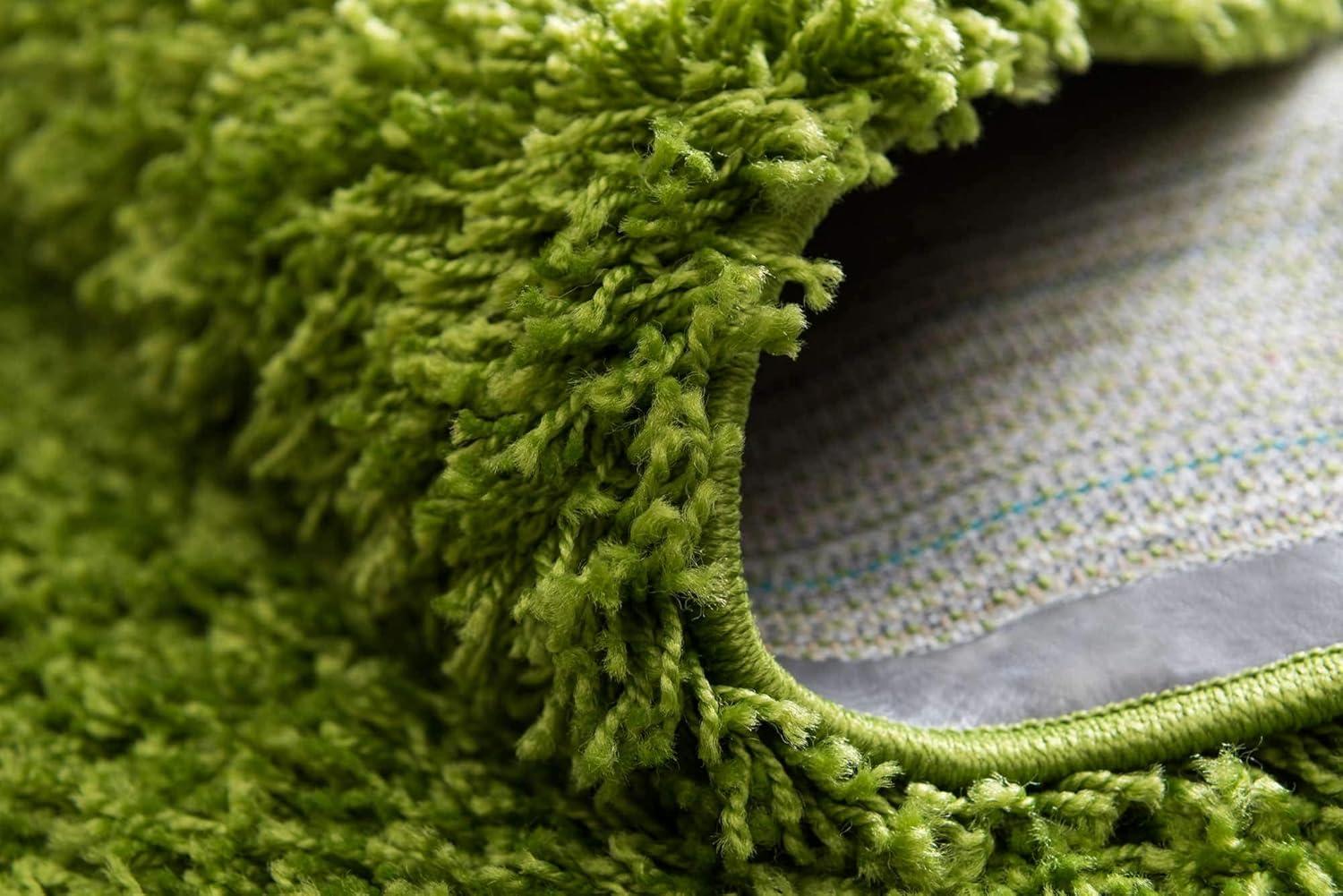 Unique Loom 4' 1 x 6' 1 Solid Shag Grass Green Area Rug