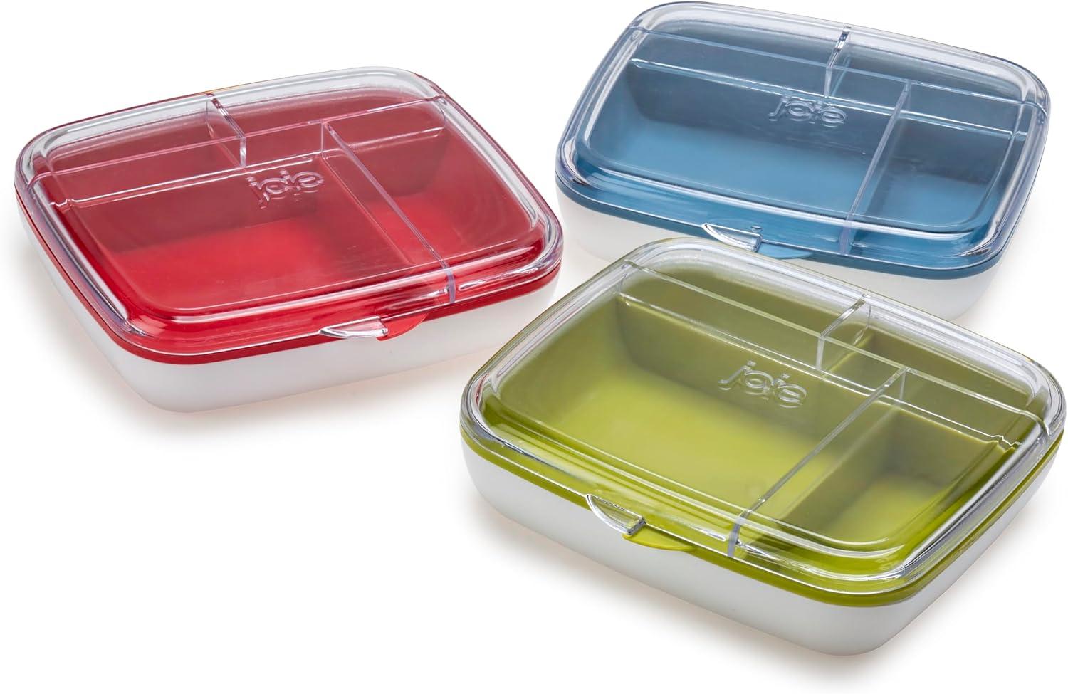 Joie 2-Liter White and Green Bento Box with Dividers