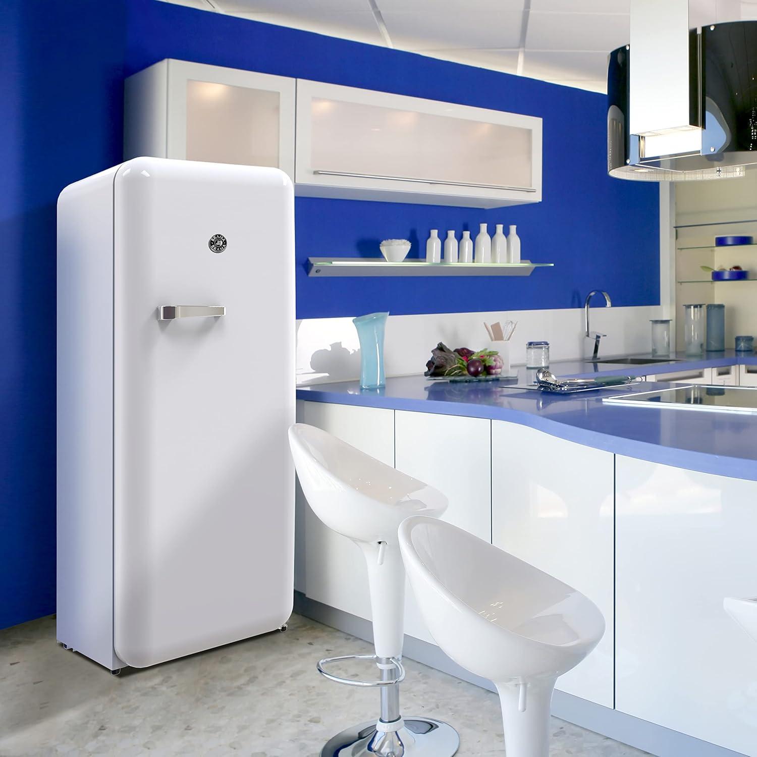 Brama 9.9-cu ft Counter-Depth Top-Freezer Refrigerator ( White )