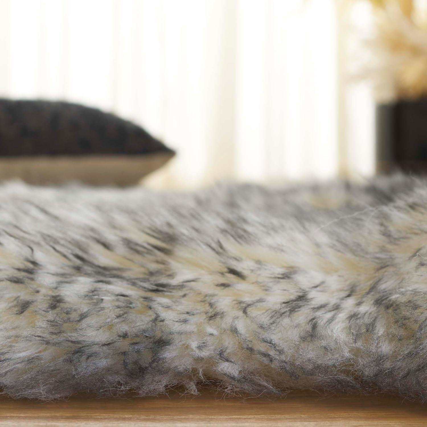 SAFAVIEH Sheep Skin Tiana Animal Area Rug, Ivory/Smoke Grey, 5'5" x 7'7"