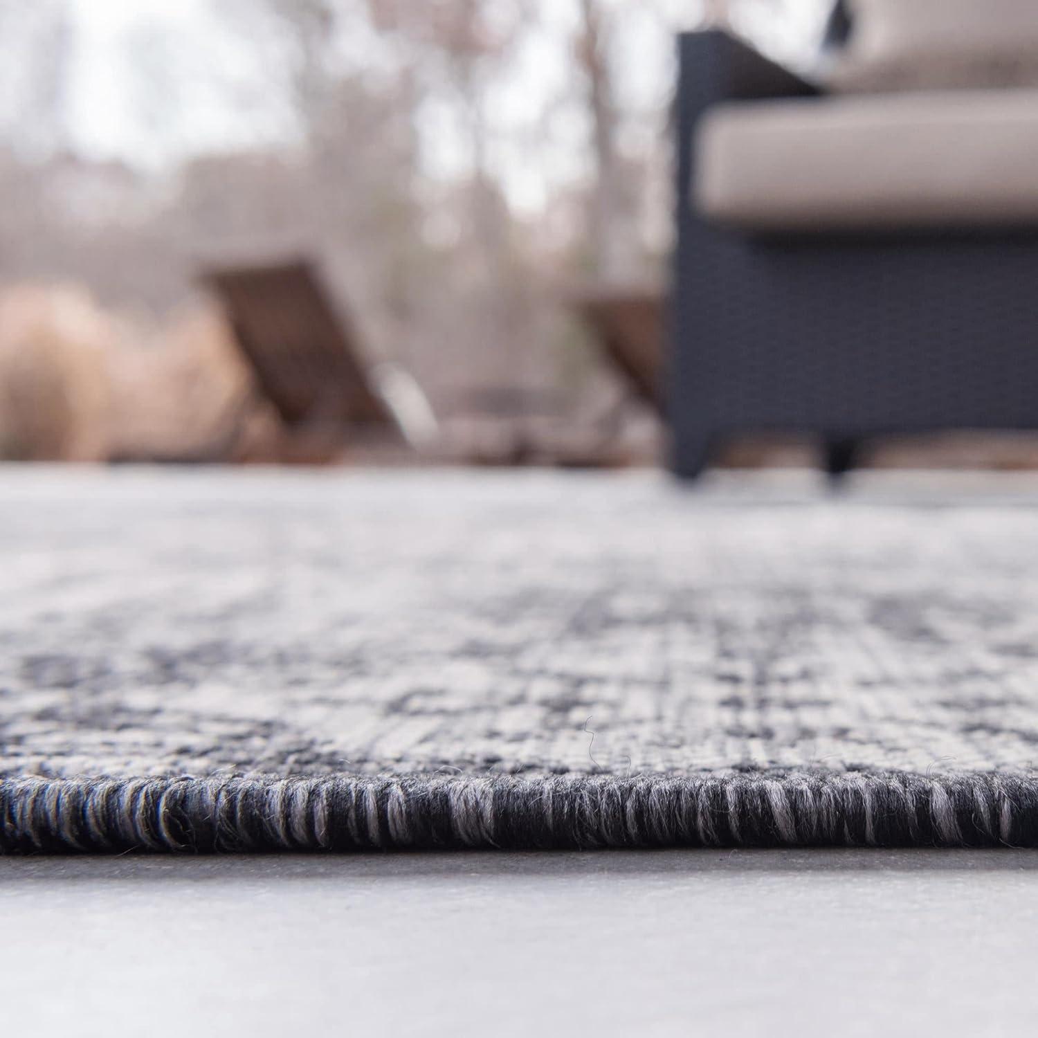 Unique Loom 4' 1 x 4' 1 Round Indoor/Outdoor Traditional Blue Area Rug