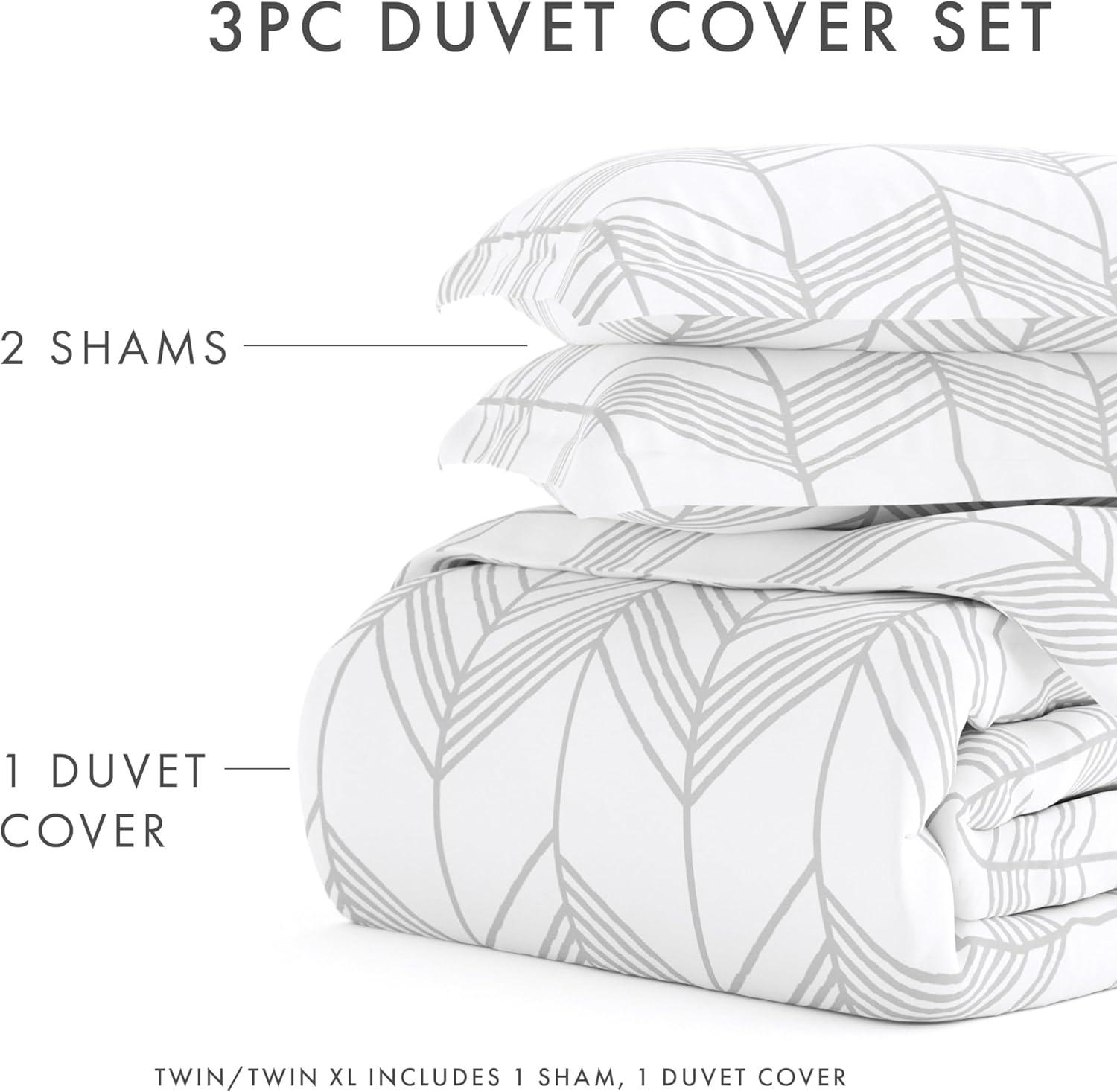 Light Gray Chevron Microfiber Queen Duvet Cover Set with Shams