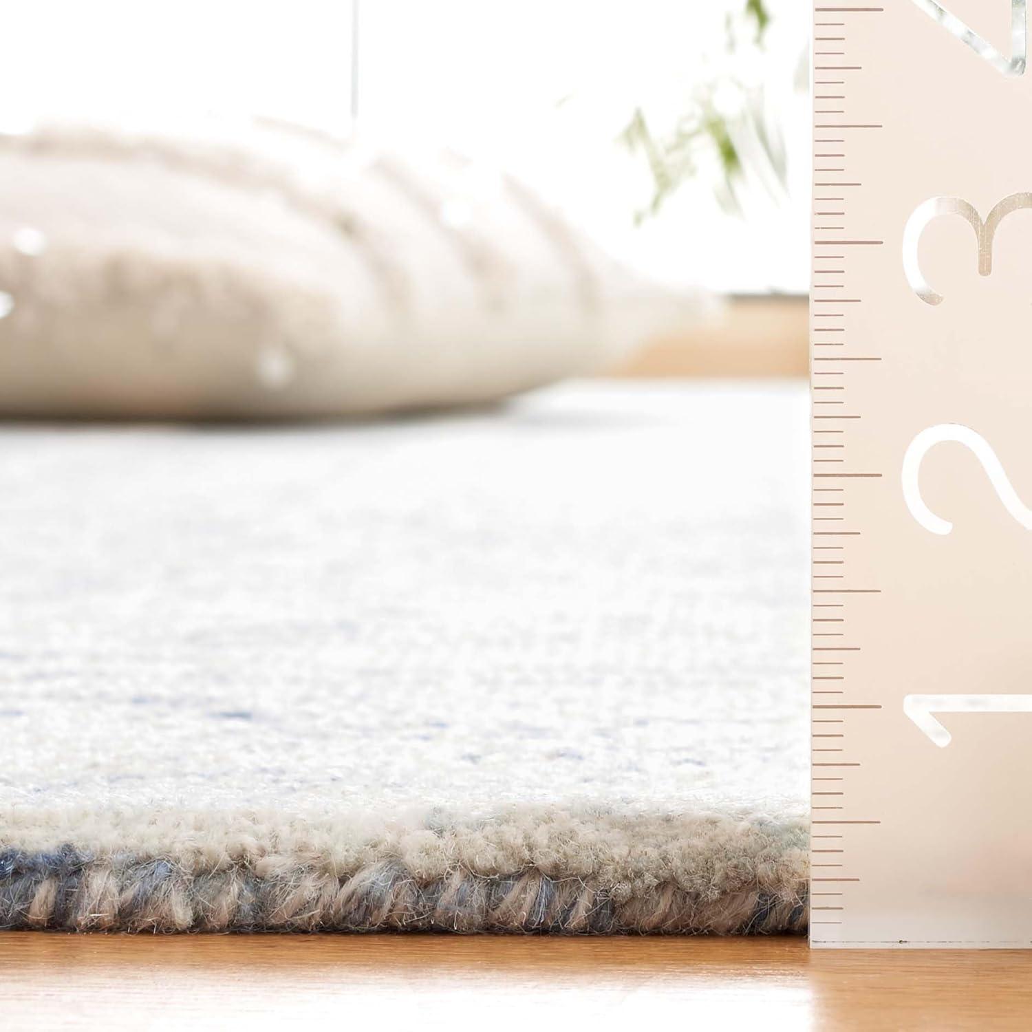 SAFAVIEH Abstract Madrid Striped Geometric Area Rug, Gray/Ivory, 3' x 5'