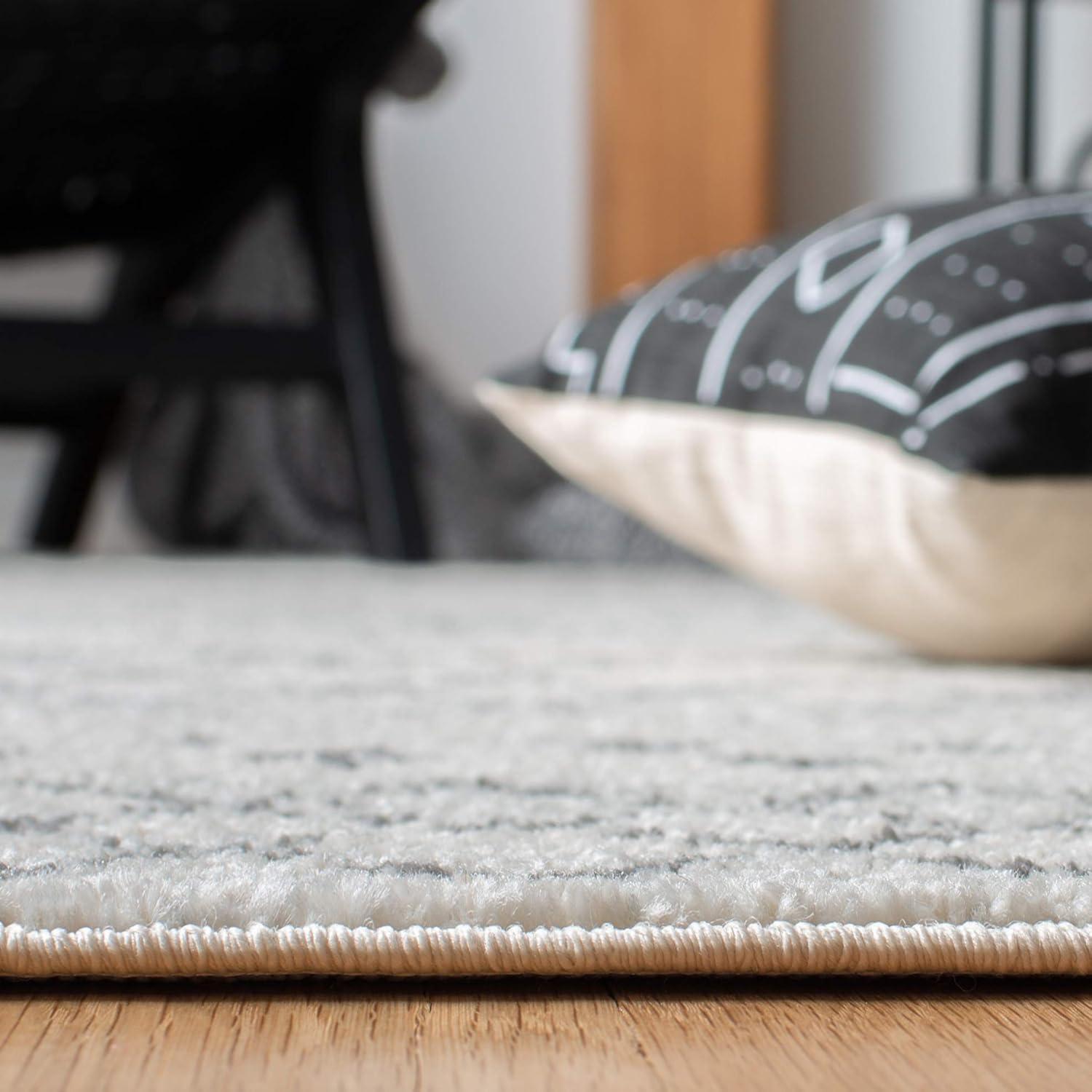 Madison 700 MAD798 Power Loomed Indoor Area Rug - Ivory/Charcoal - 5'3"x7'6" - Safavieh