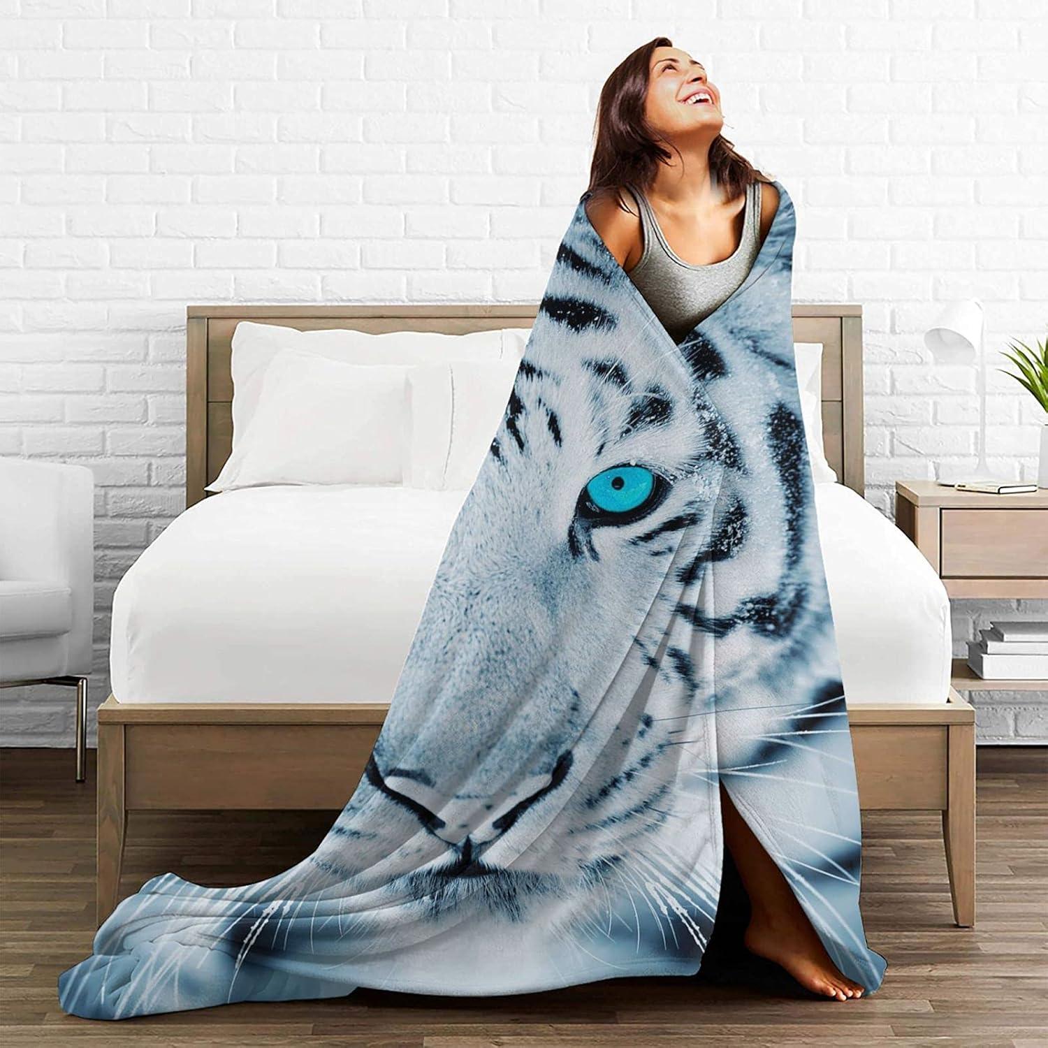 Blue Eyes White Fleece Throw Blanket Soft Flannel Plush Lightweight Warm Cozy Blanket for Bed Couch Sofa Travel 80"X60"