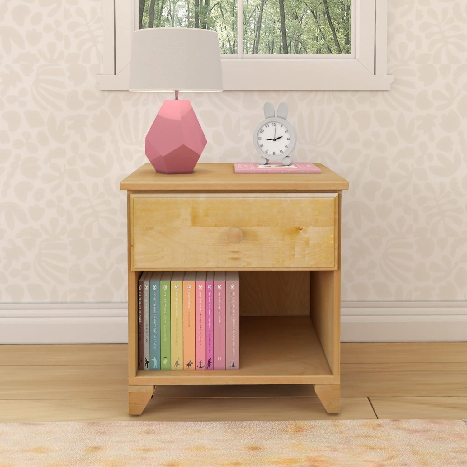 Max & Lily Classic Wood Nightstand with 1 Drawer, Kids Bedside Table/End Table, Small Nightstand for Bedroom, Natural