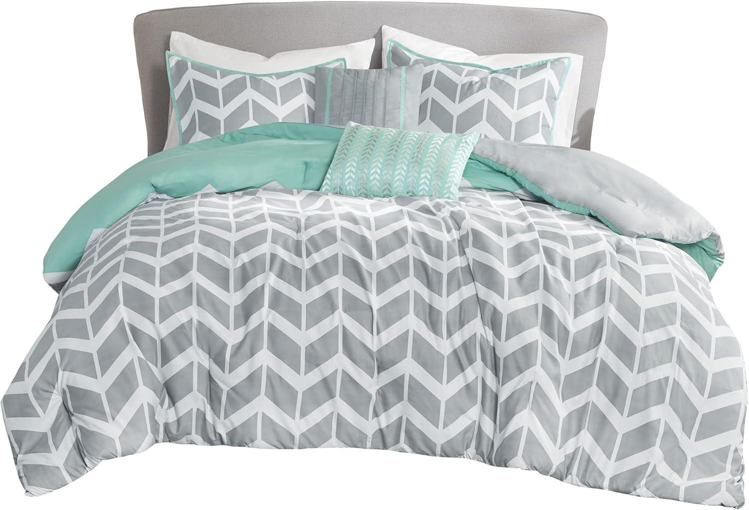 Intelligent Design Darcy Comforter Set Chevron