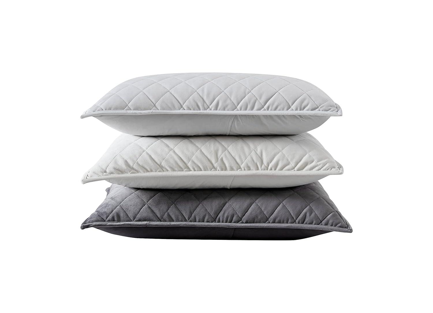 Vera Wang Vera Wang Diamond Velvet Quilt Set