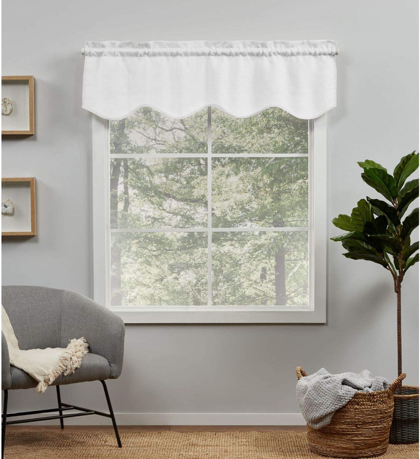 Amalgamated Textiles Exclusive Home Loha Light Filtering Rod Pocket Scalloped Valance