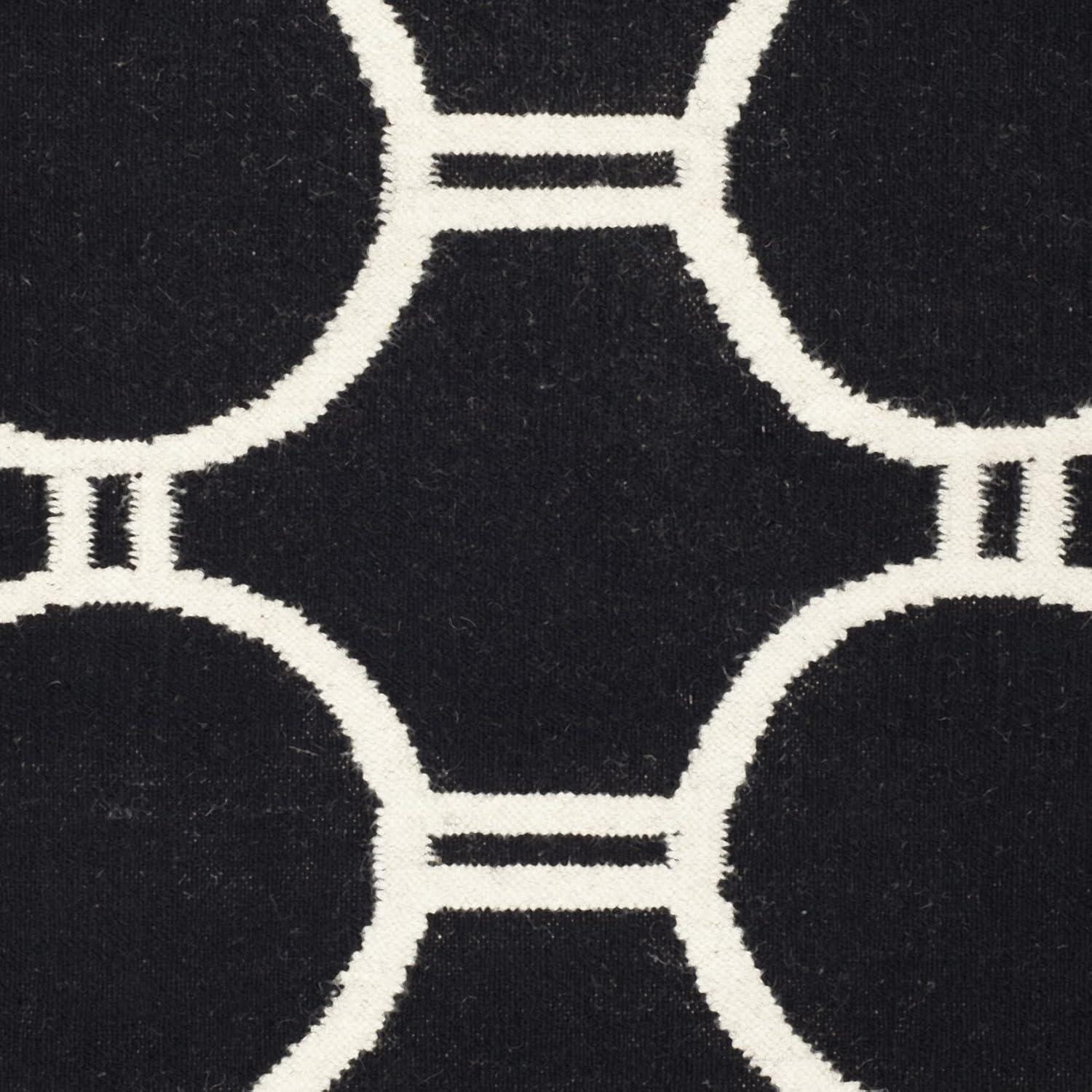 Dhurries DHU636 Hand Woven Area Rug - Black/Ivory - 3'x5' - Safavieh.