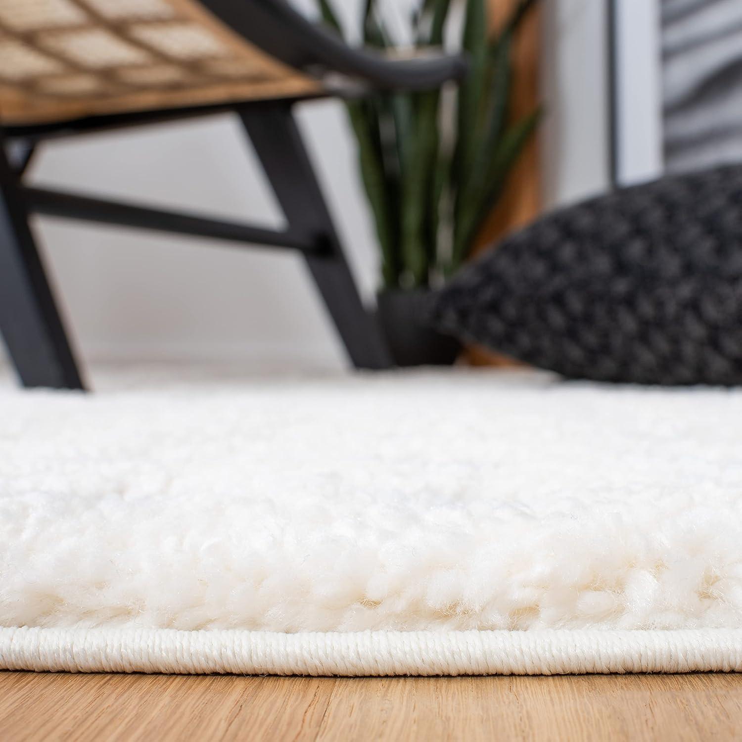 SAFAVIEH Moroccan Tassel Siofra Dot Print Shag Area Rug, Ivory/Grey, 3' x 5'
