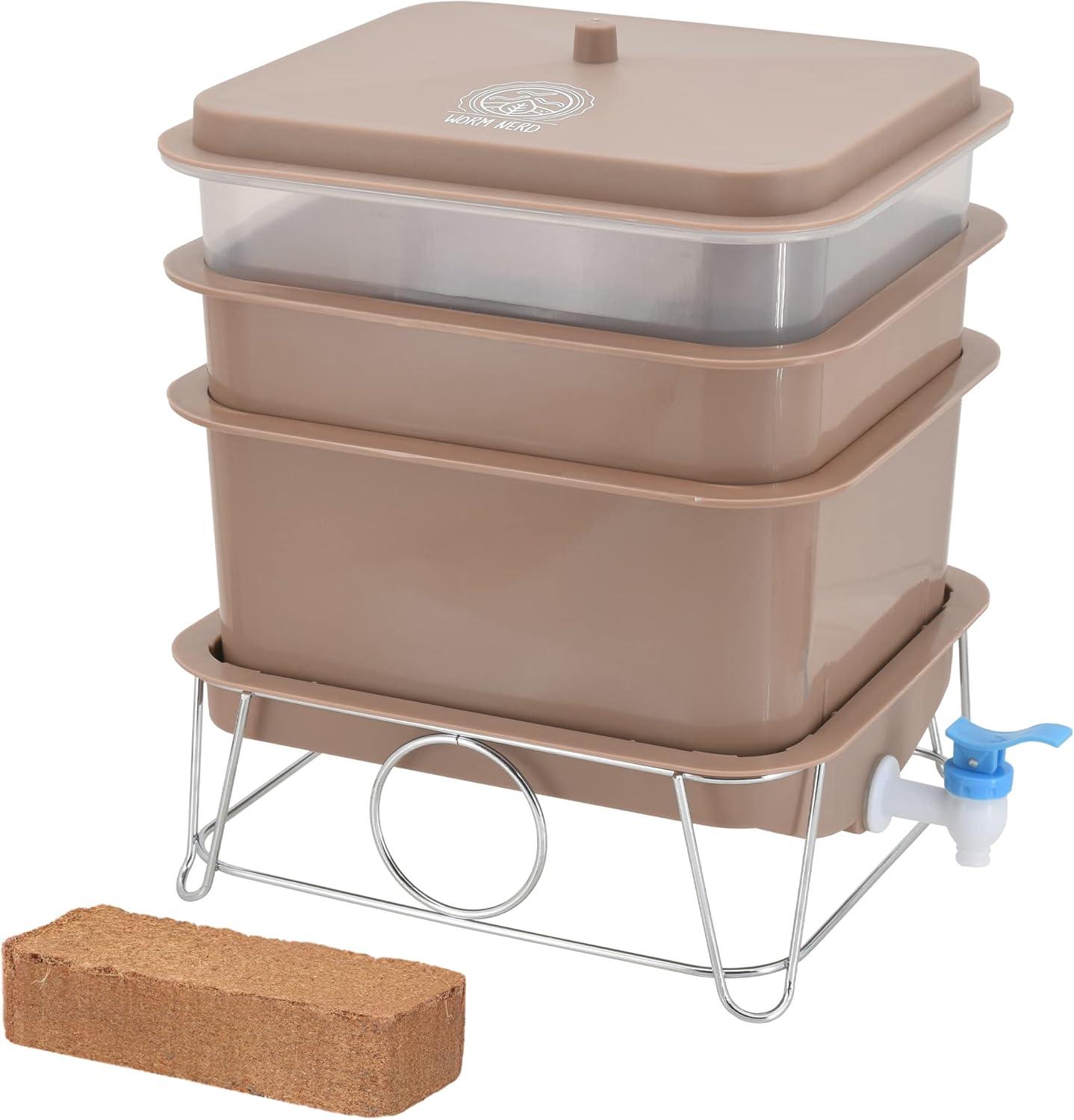 4 Gallons Plastic Worm Bin with Latching Lid