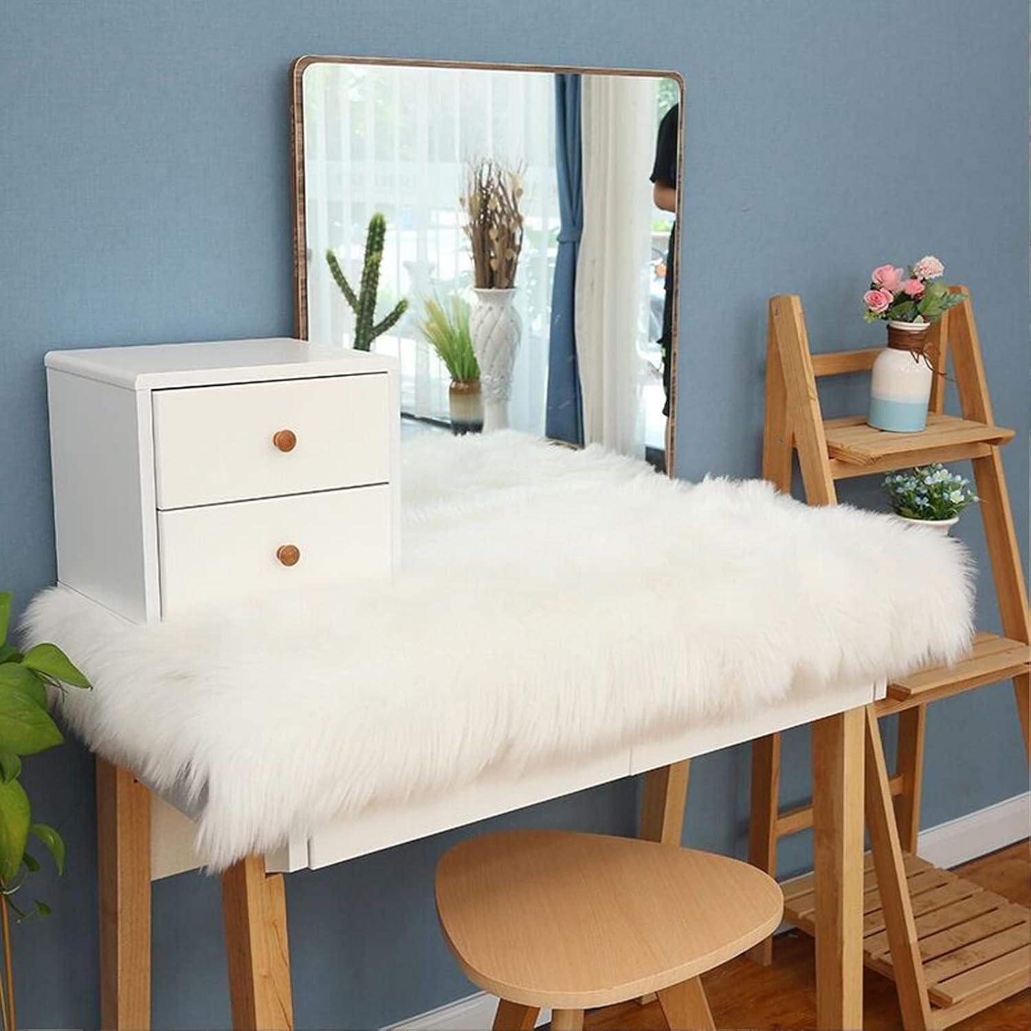 Modern White Faux Fur Polyester Table Runner