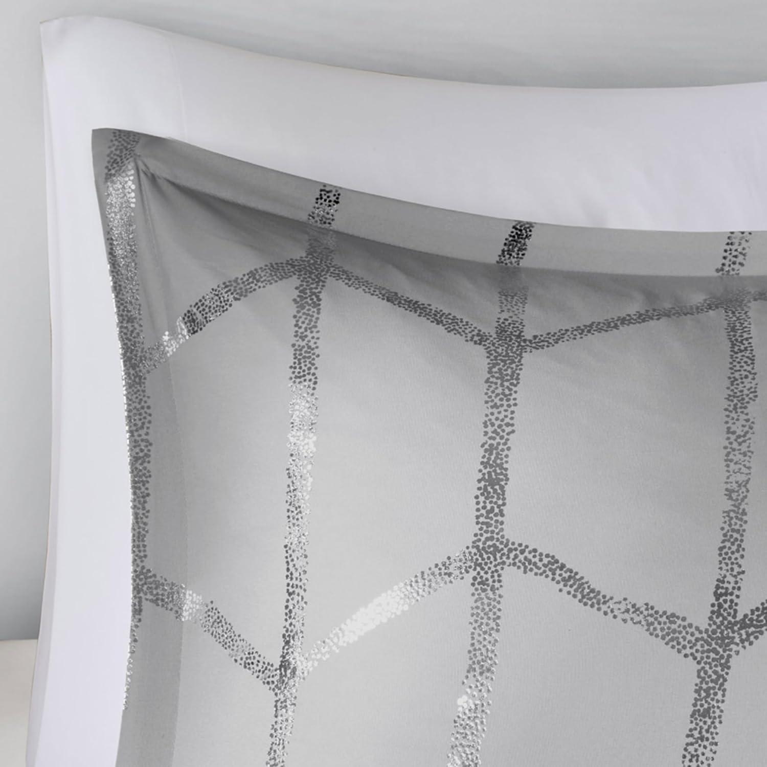 Intelligent Design Raina Metallic Printed Comforter Set