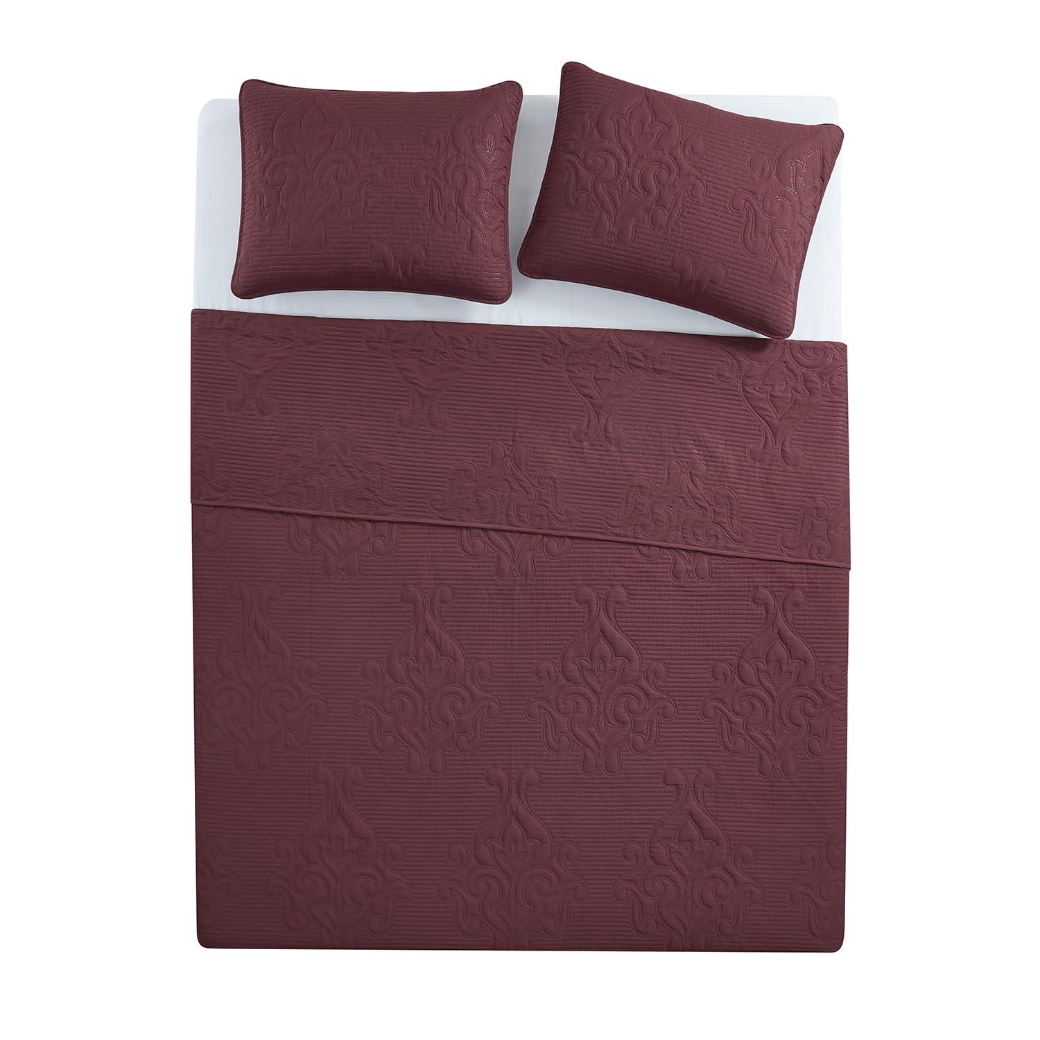 VCNY Solomun 3-Piece Pinsonic Damask Microfiber Quilt Set