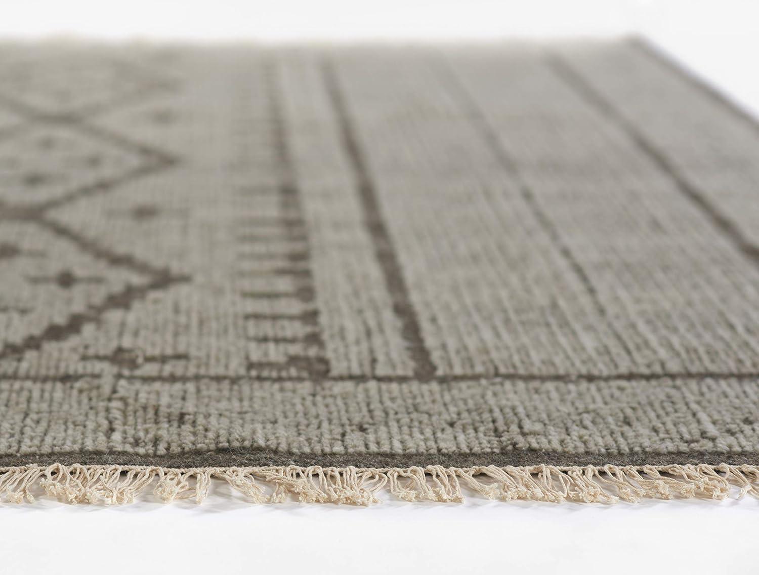 Journee Handwoven Wool Rug - 5' x 8'